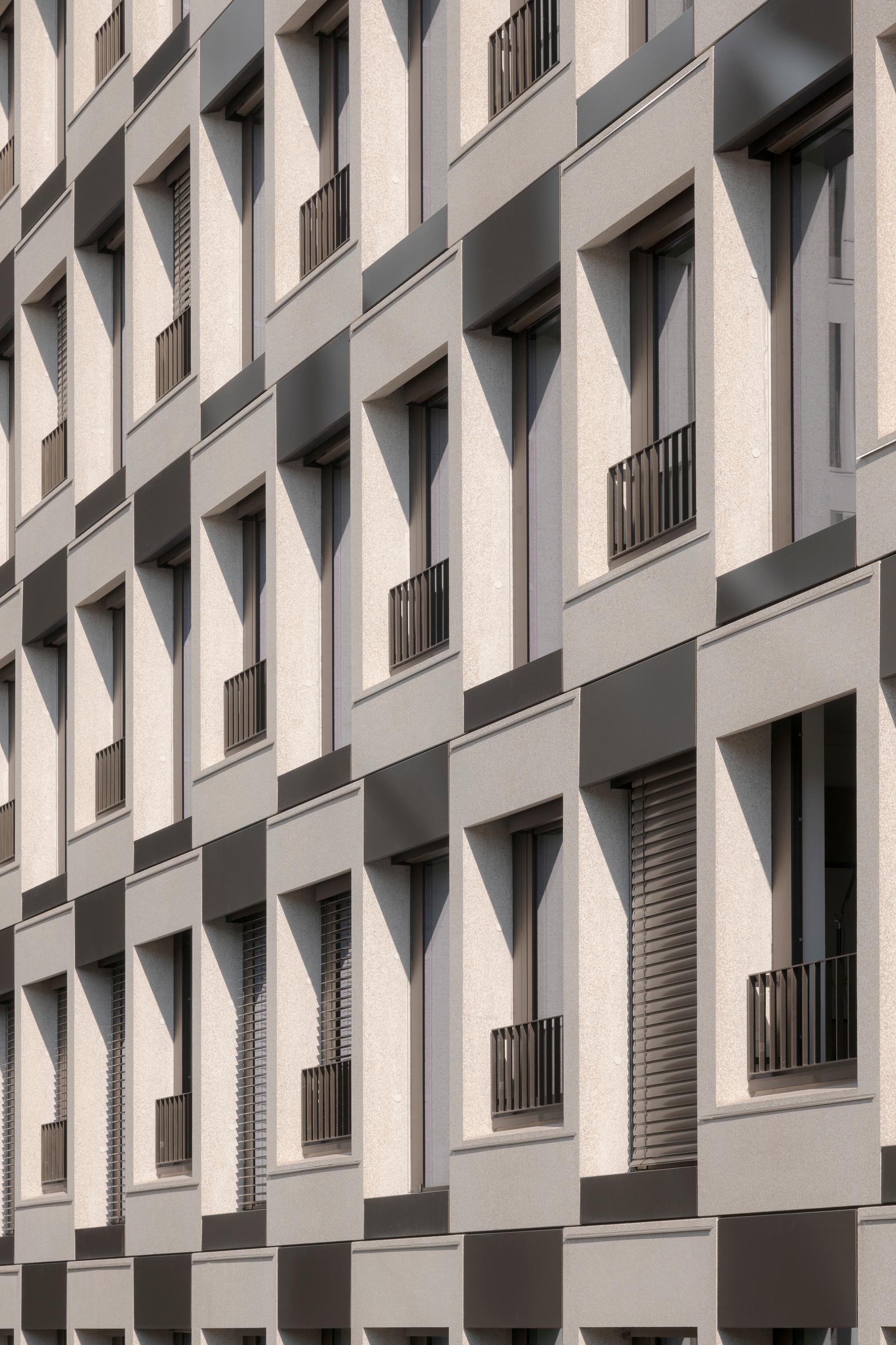 Grande Arme-l1ve, restructuring modernism - image 15