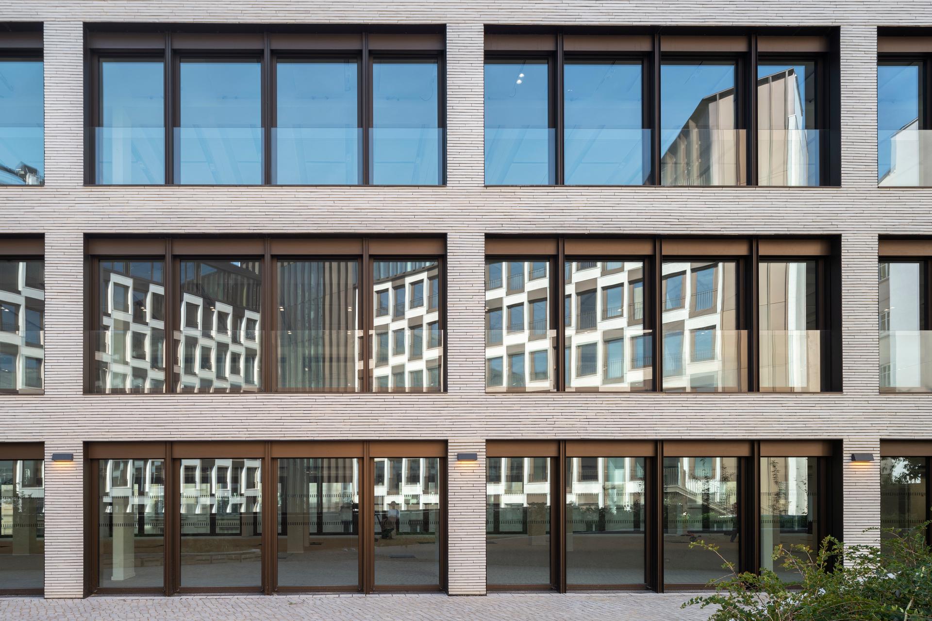 Grande Arme-l1ve, restructuring modernism - image 16