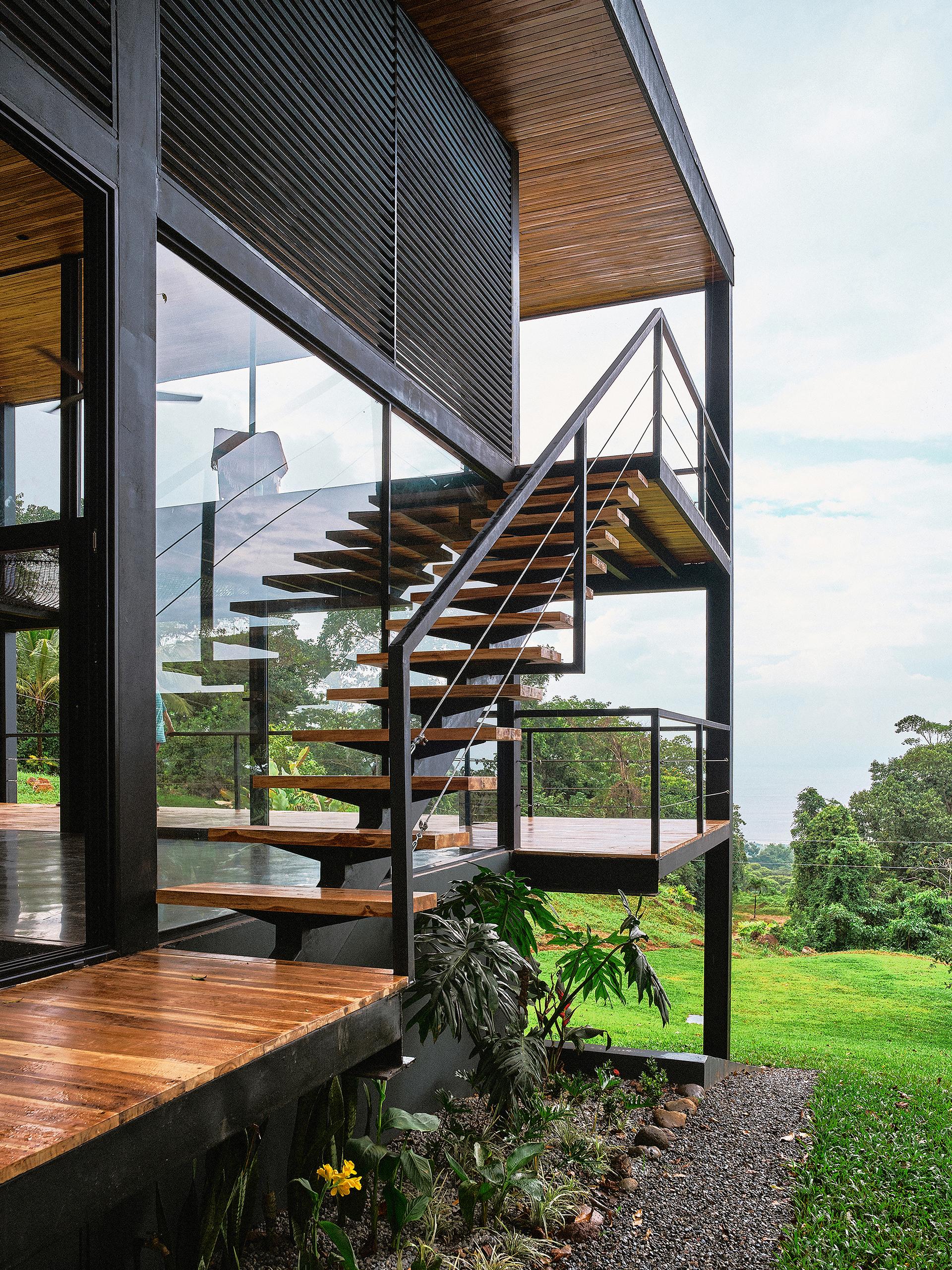 Black House (Casa Negra) - image 3