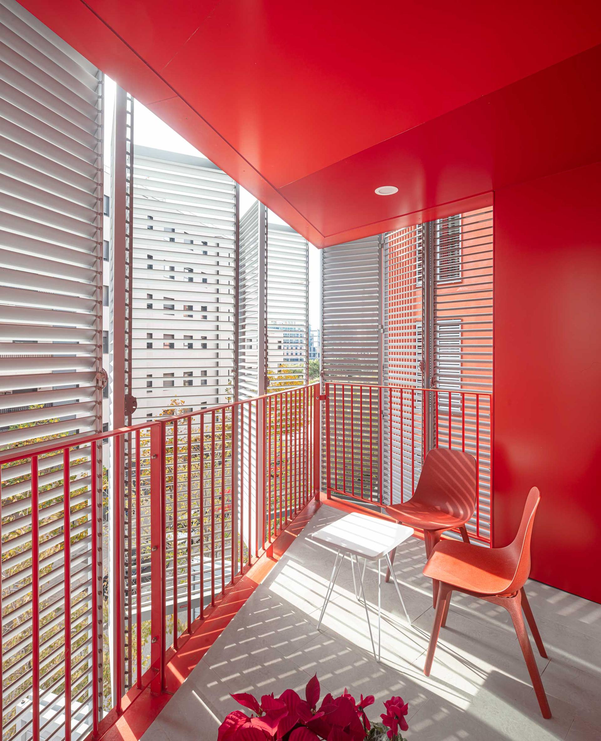 72 Social Housing Units at the Marina del Prat Vermell - image 7