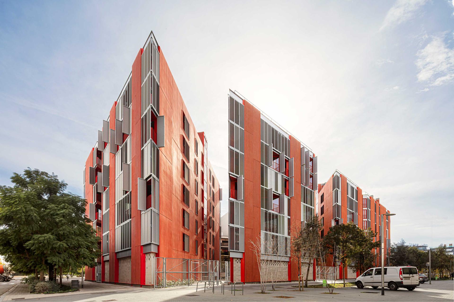 72 Social Housing Units at the Marina del Prat Vermell