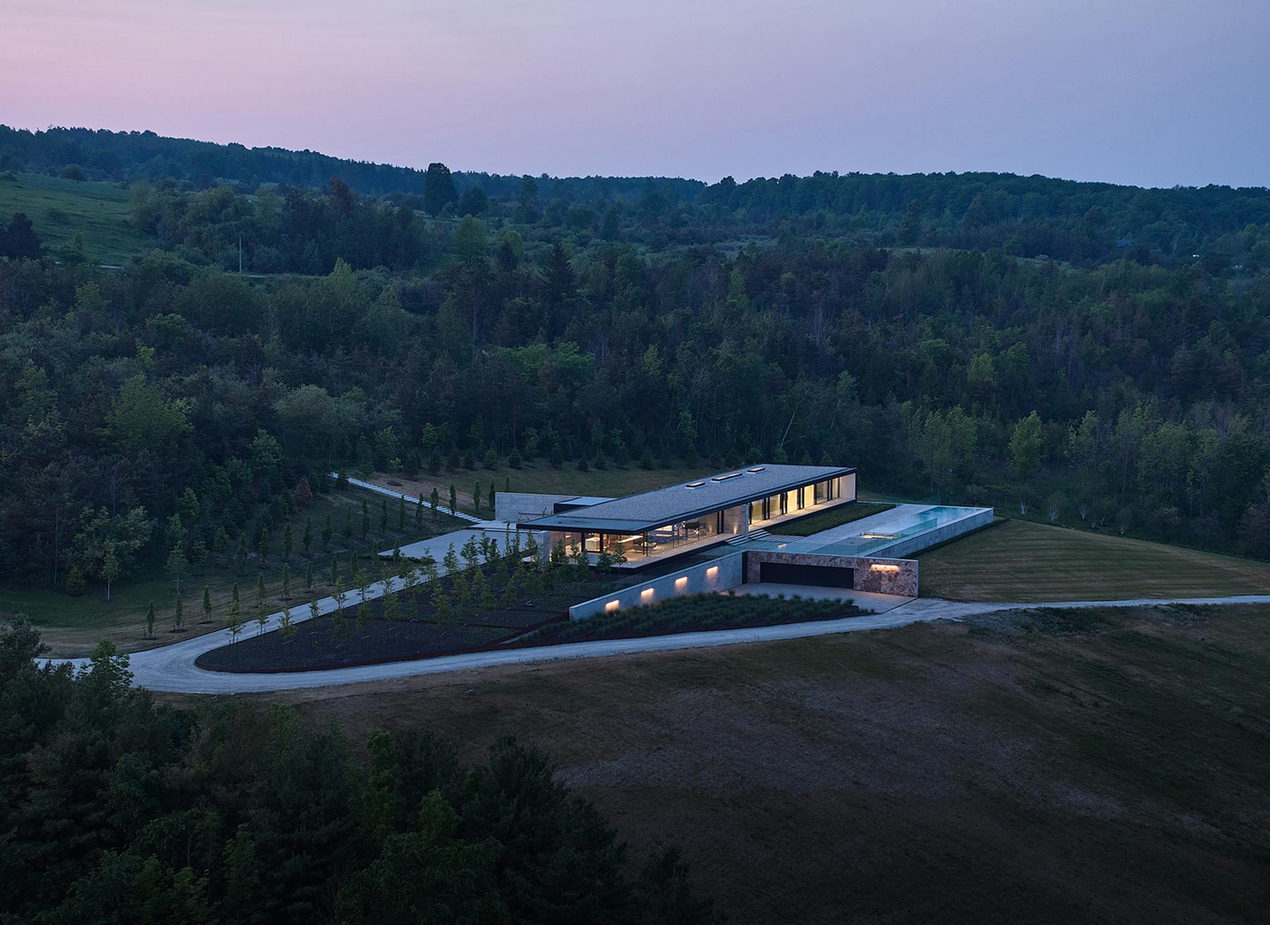 Escarpment House - image 2