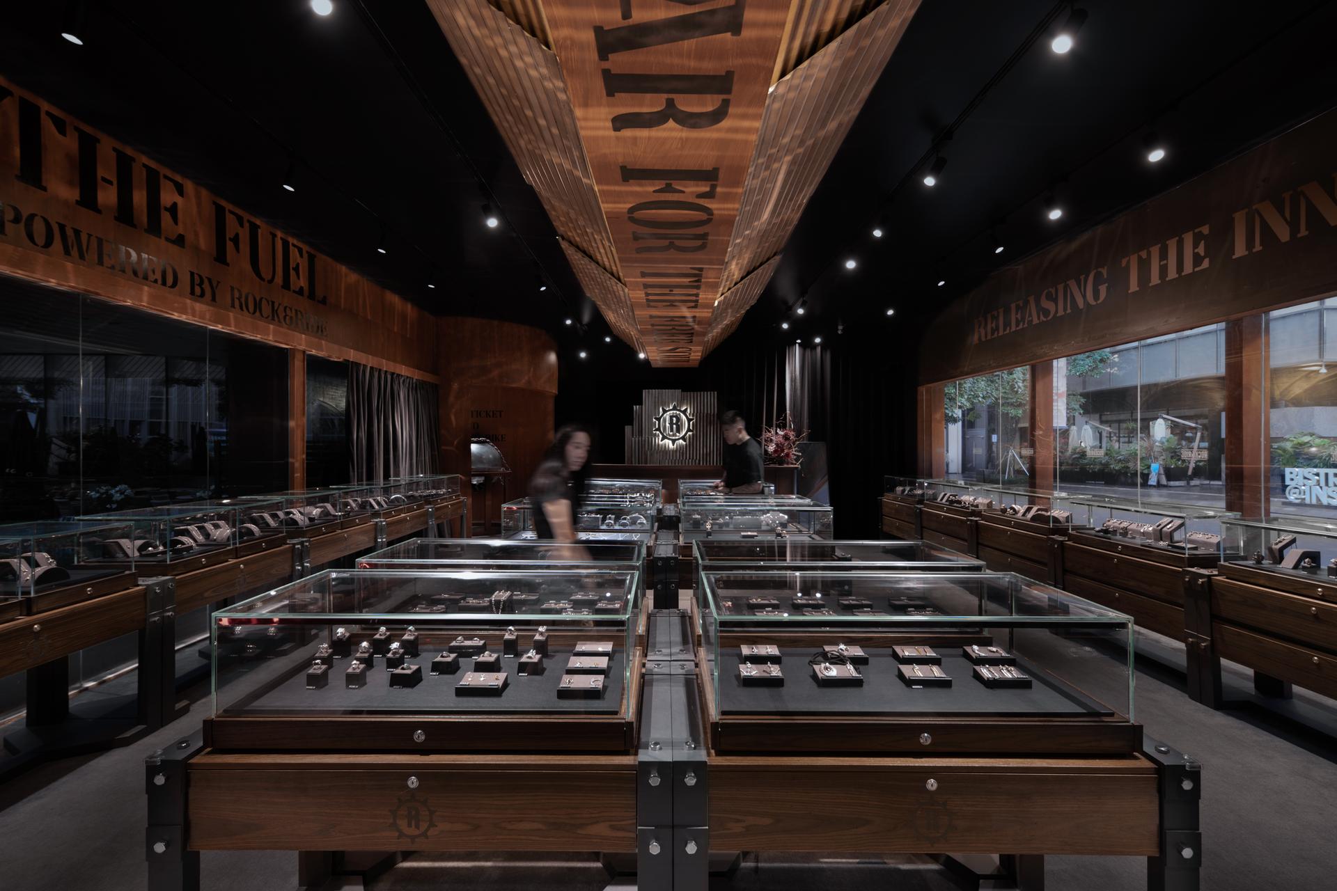 ROCK&RIDE MIXC POPUP STORE - image 10