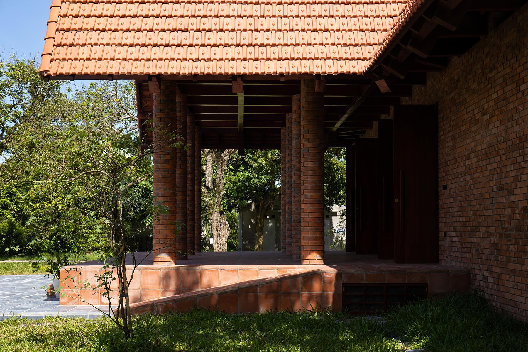 Tieudongthuong Shrine - image 13