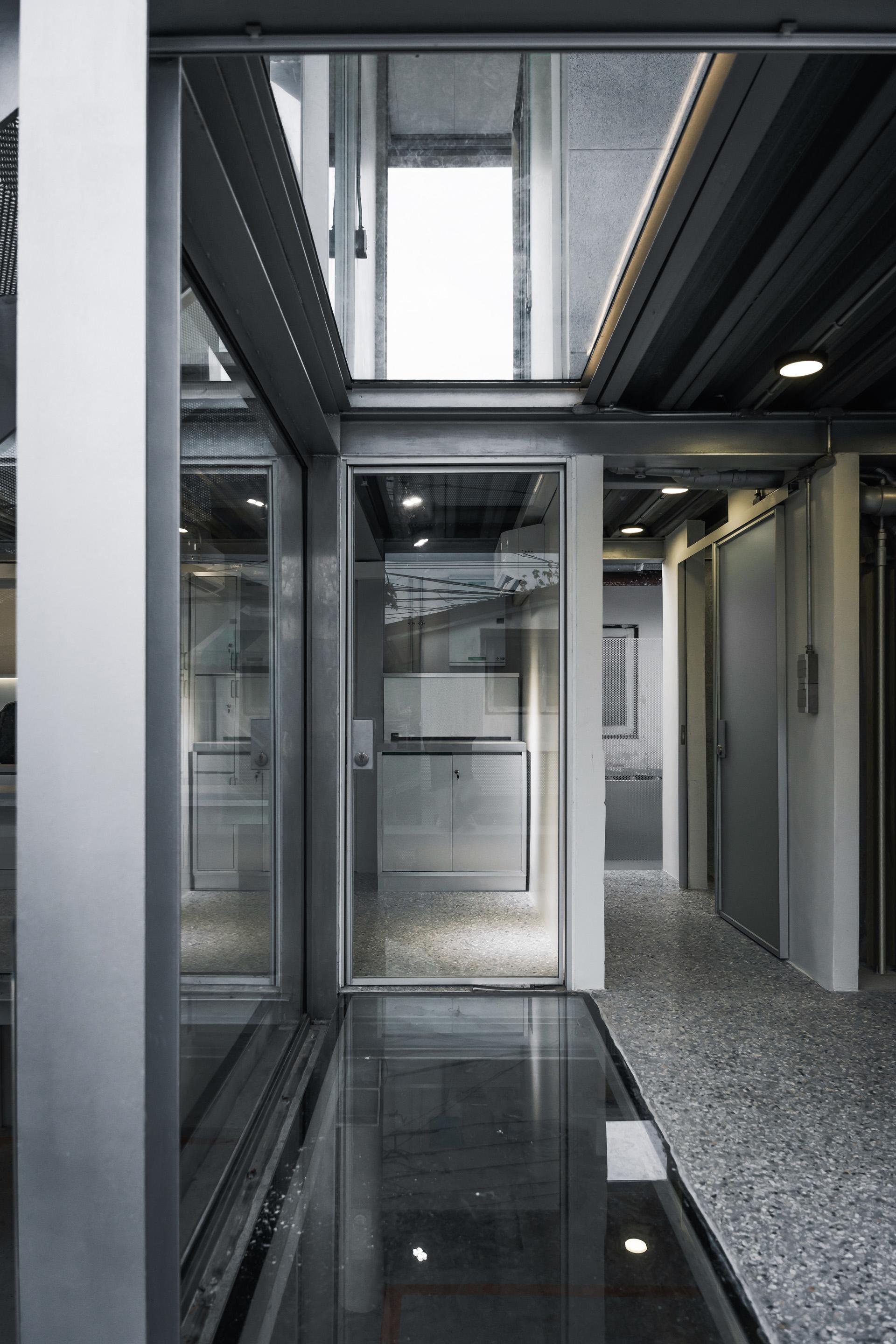 R34 Space - image 16