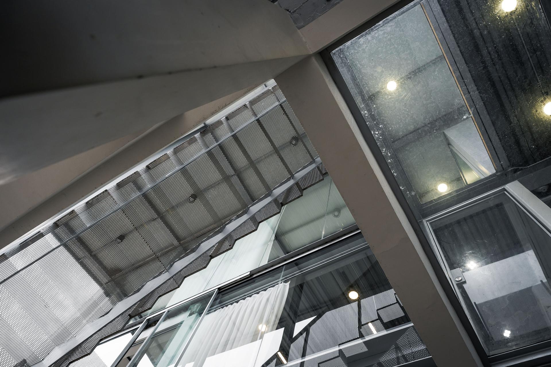 R34 Space - image 26