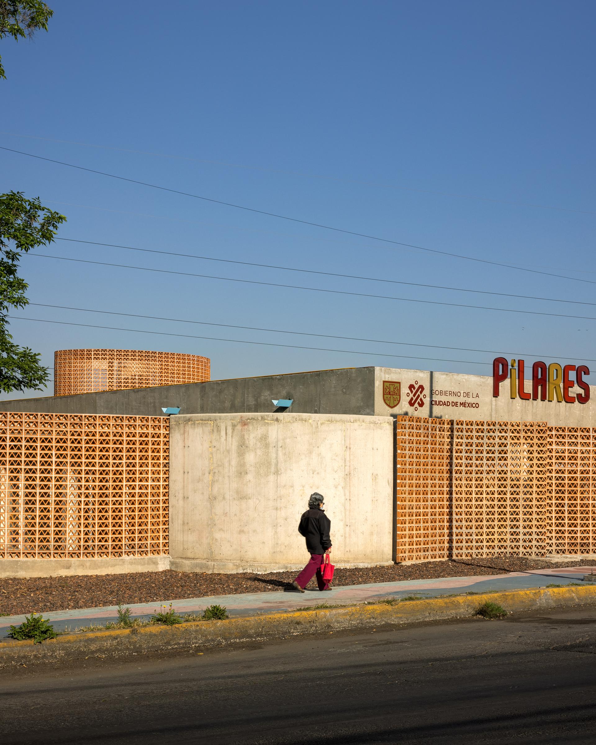 PILARES IZTAPALAPA - image 3