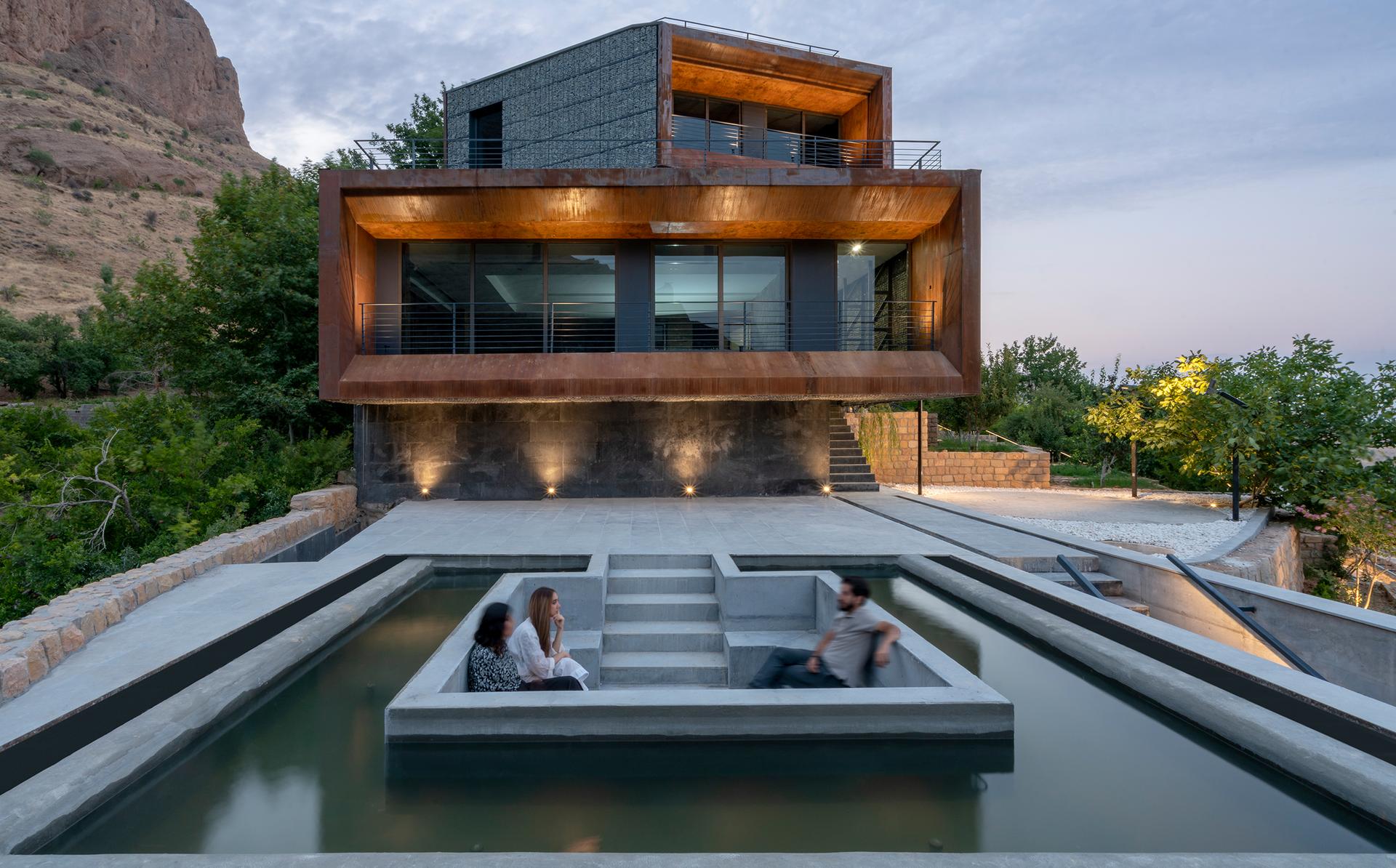Villa Alley - image 2