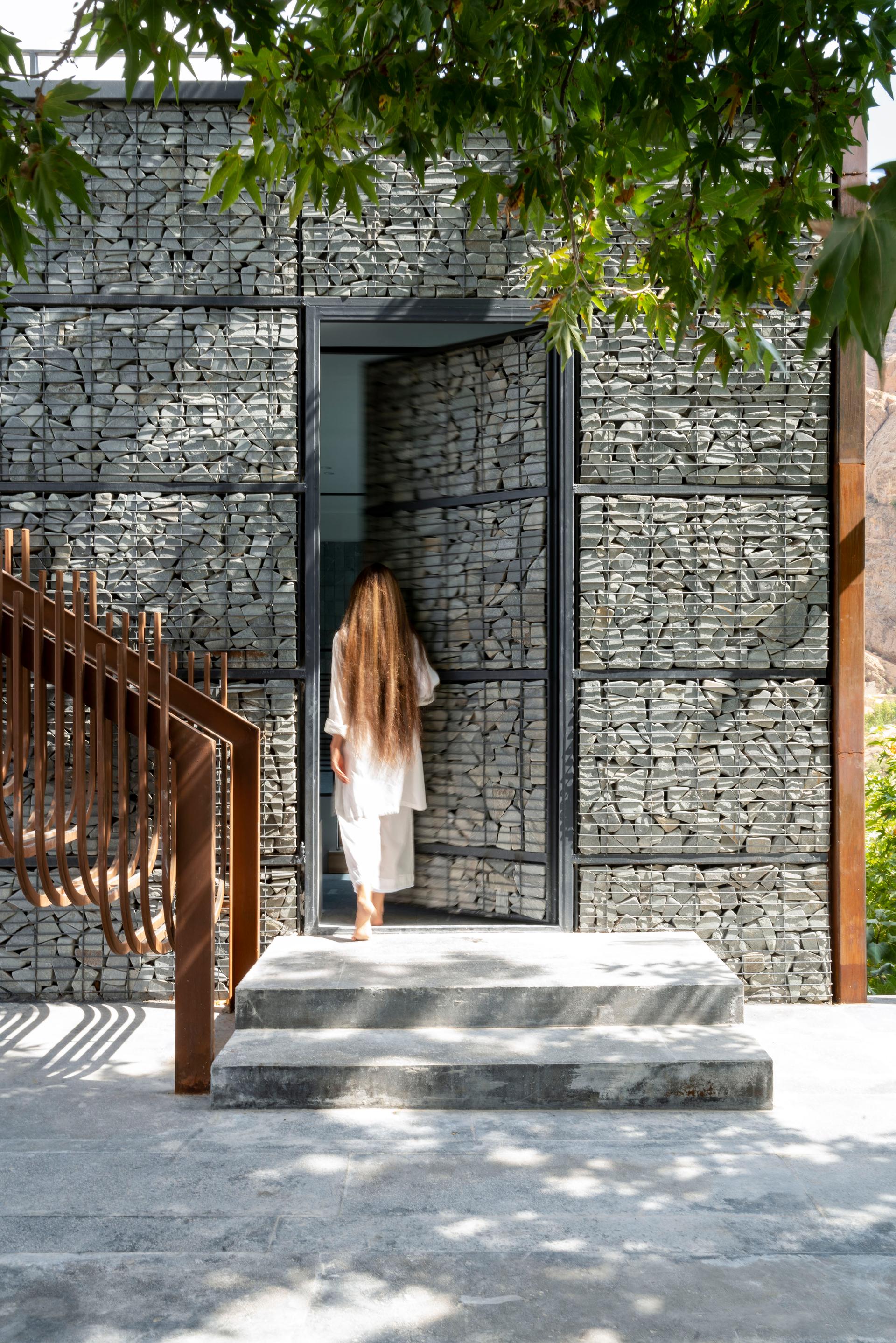 Villa Alley - image 3