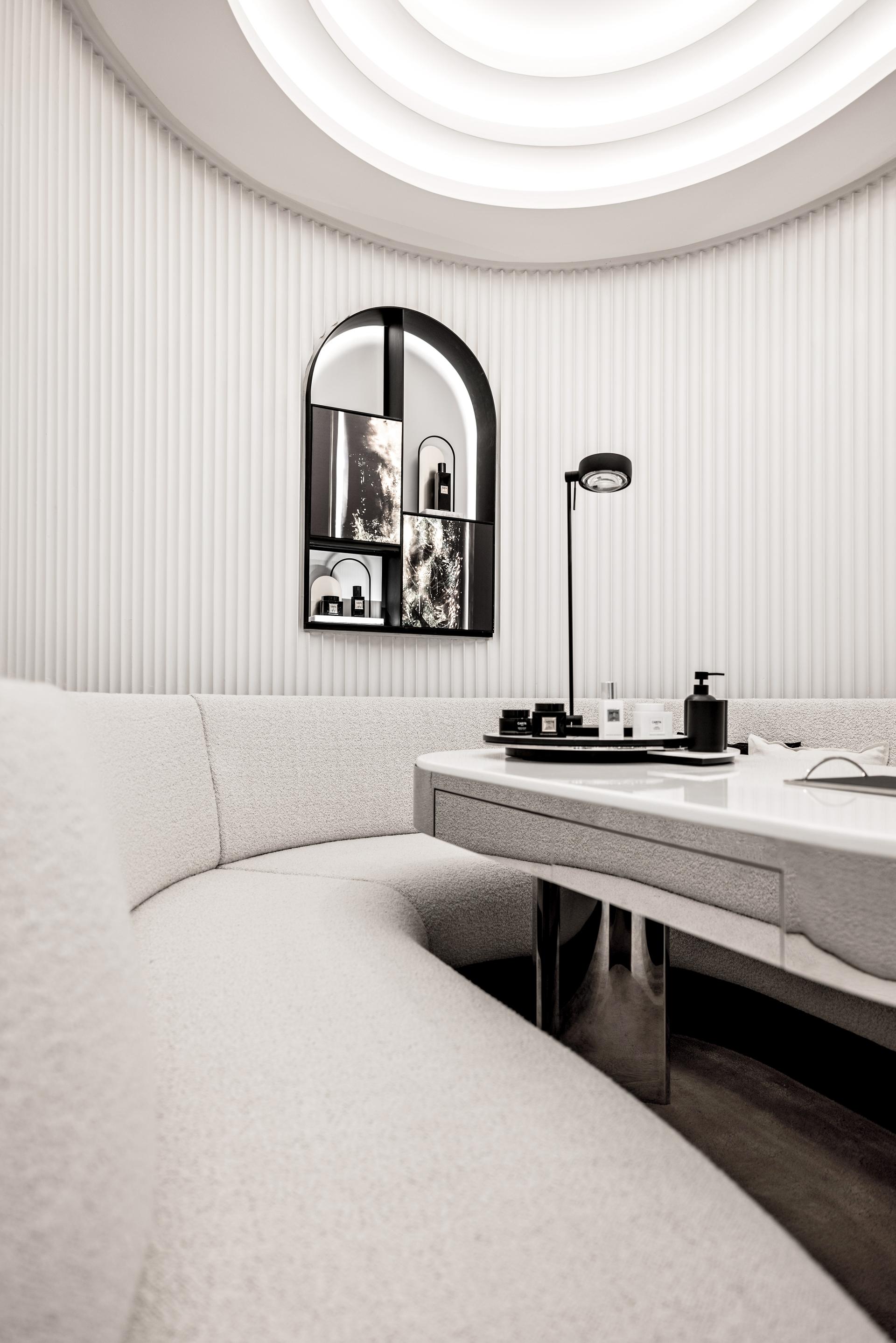 La Maison de Beauté Carita, L'Oréal-Luxe - image 6