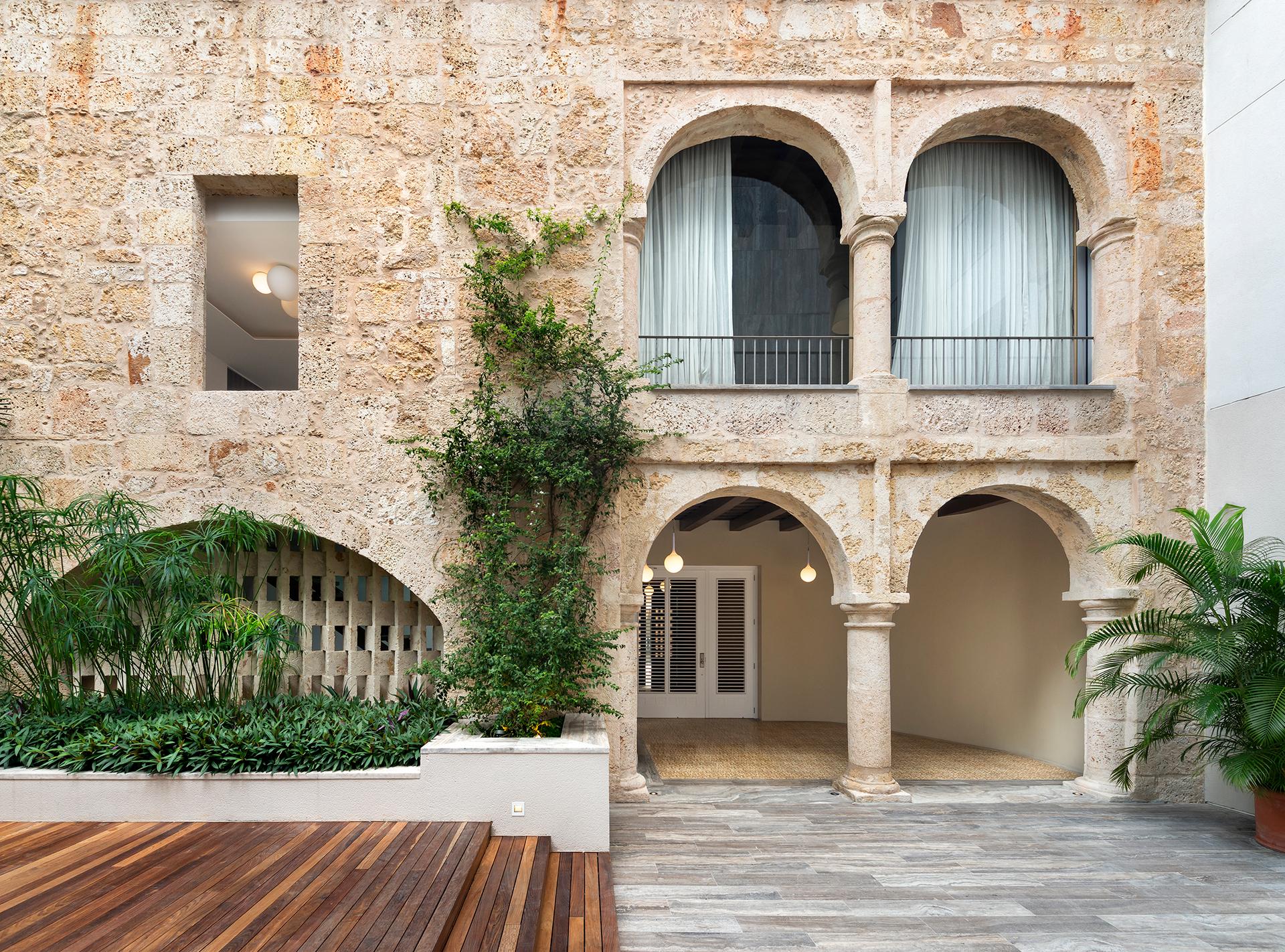 Casa Velázquez - image 2