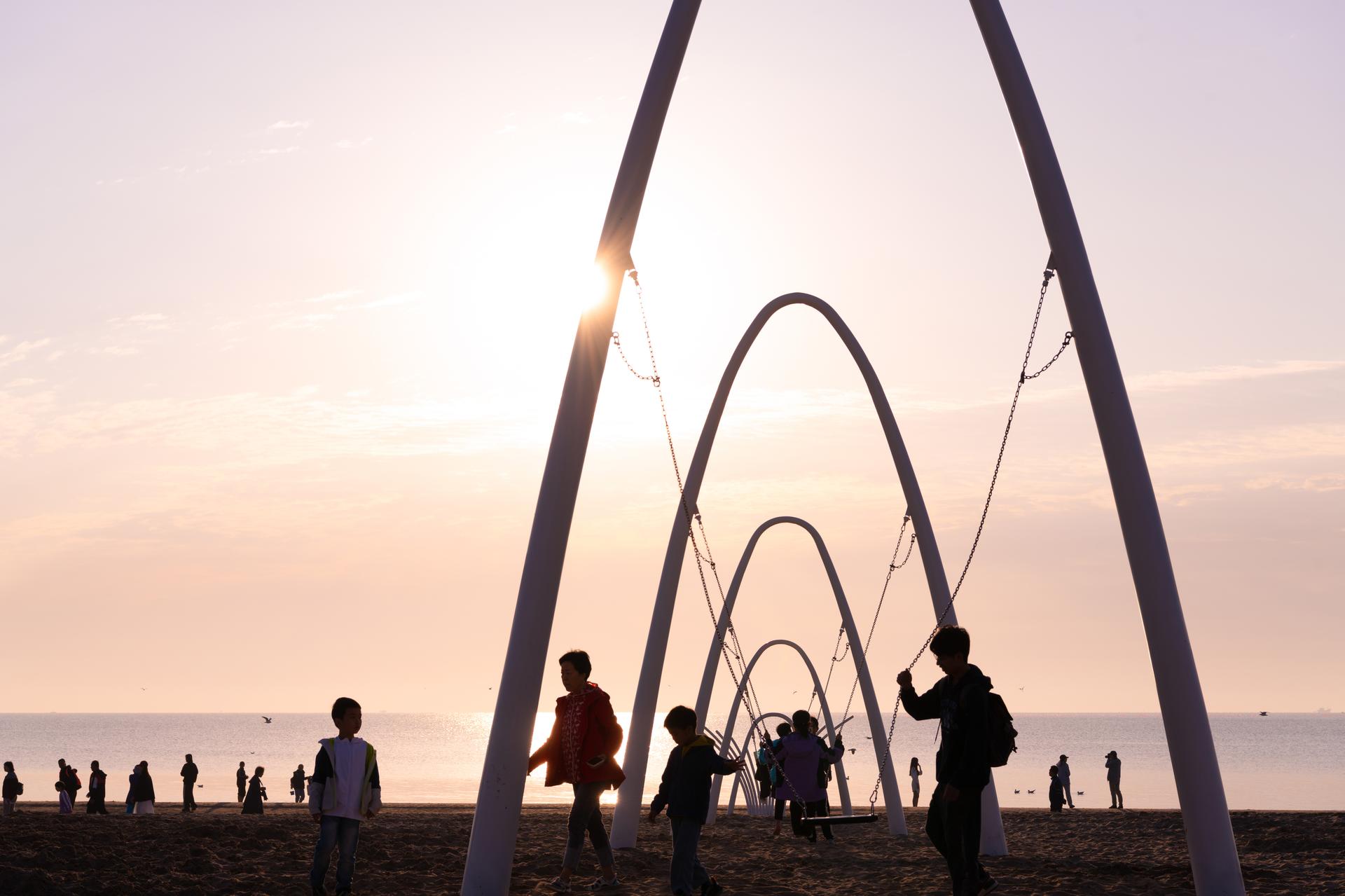 Aranya Seaside Whale Swing - image 2