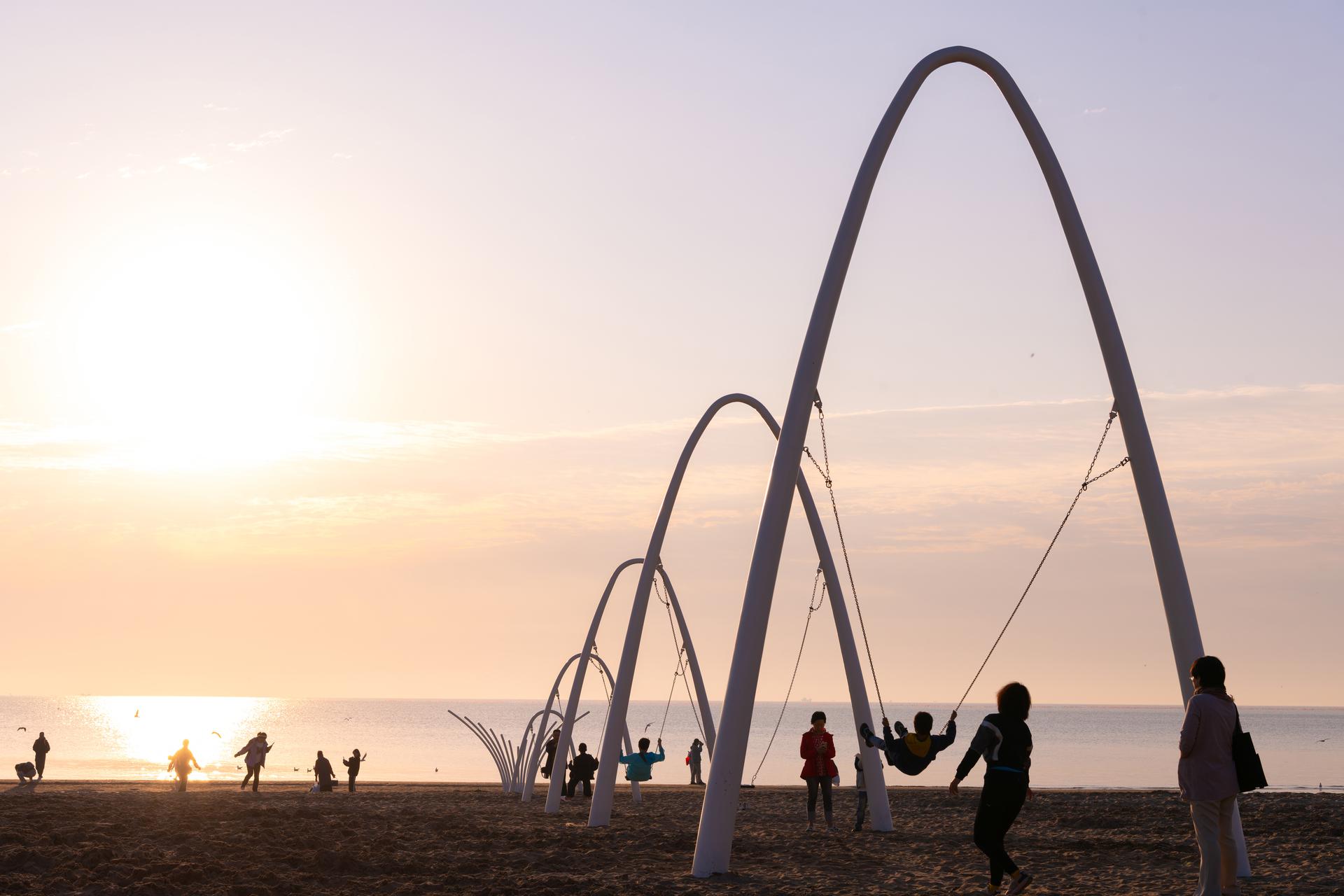 Aranya Seaside Whale Swing - image 6