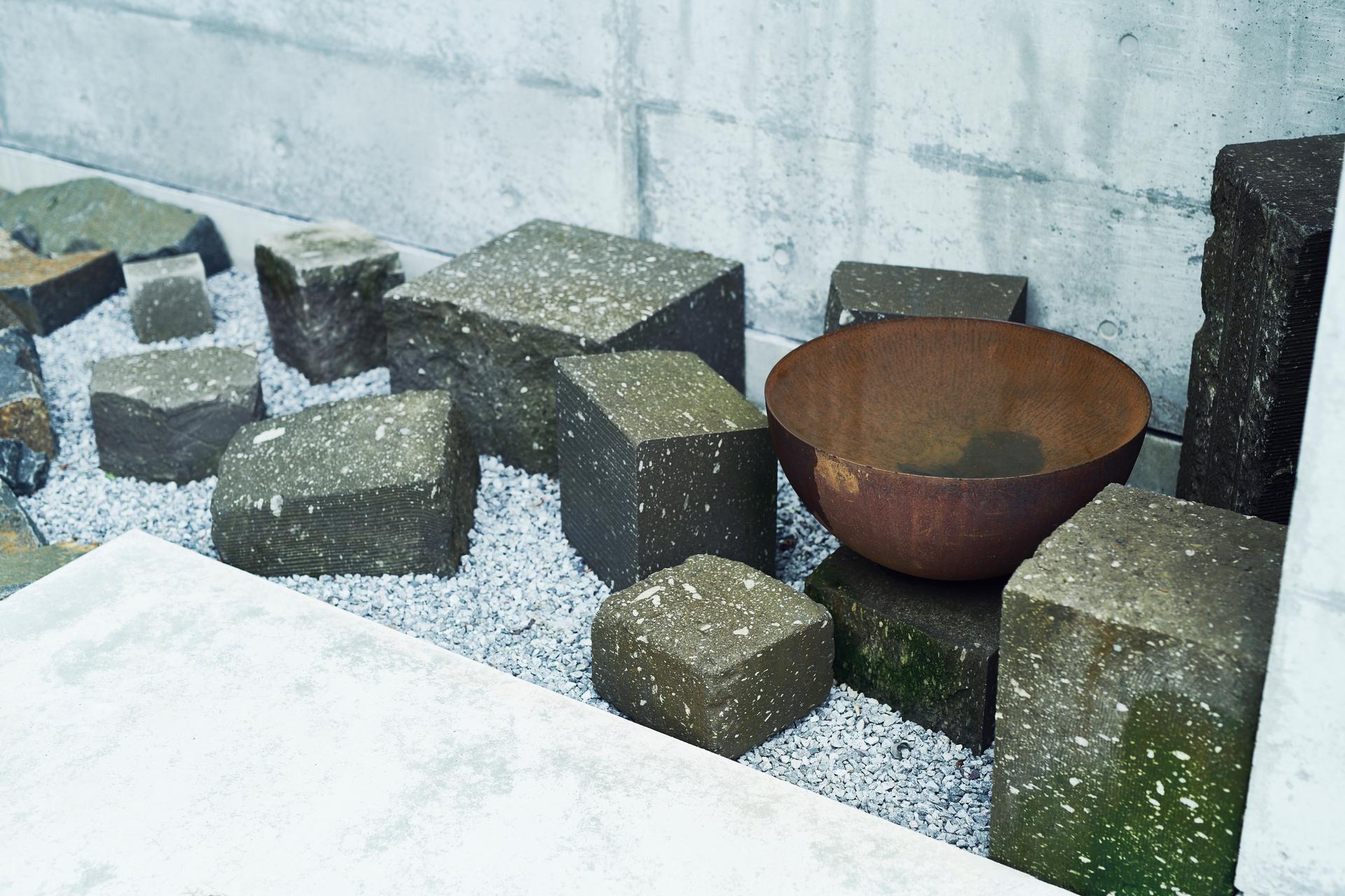 concrete table - image 4