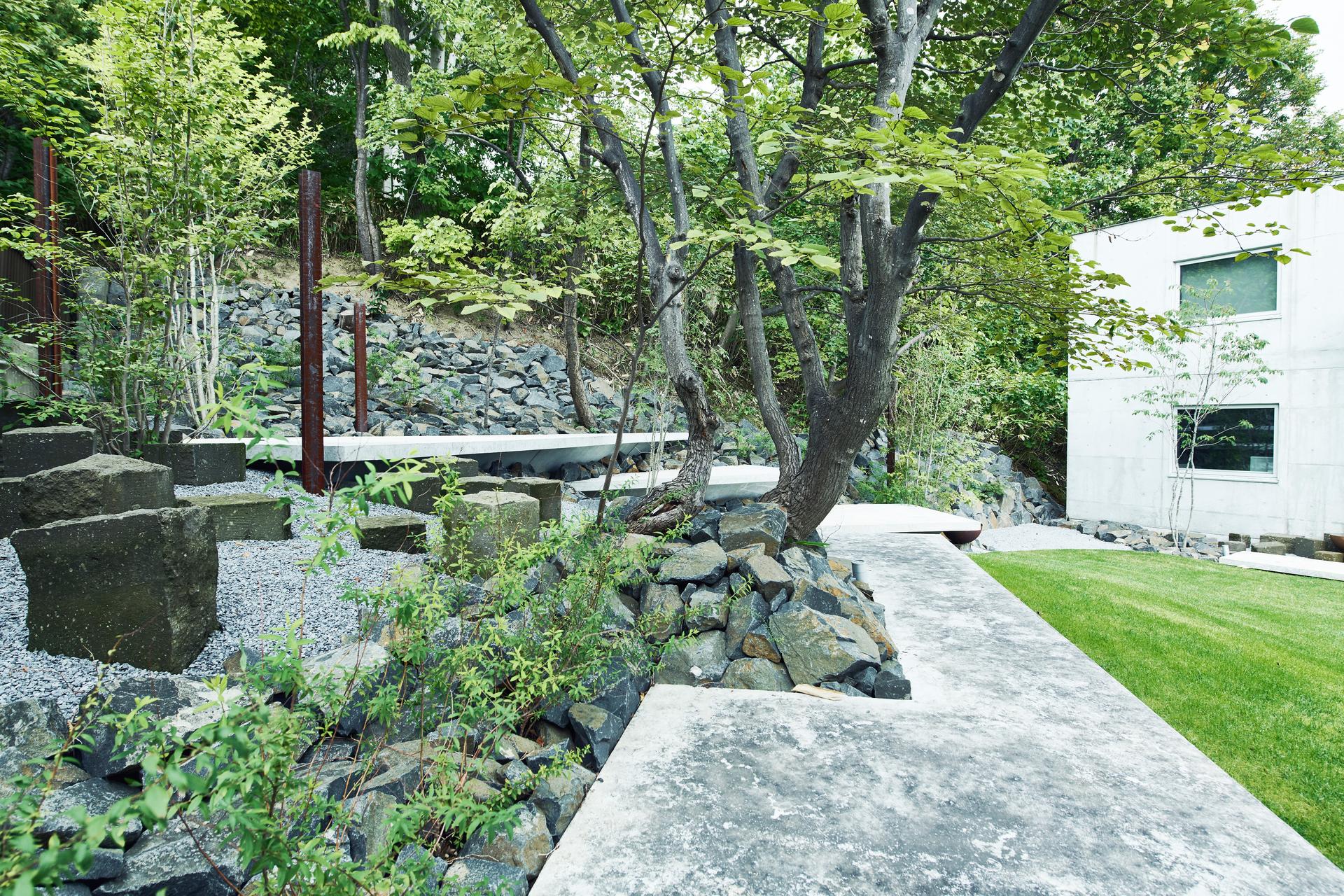 concrete table