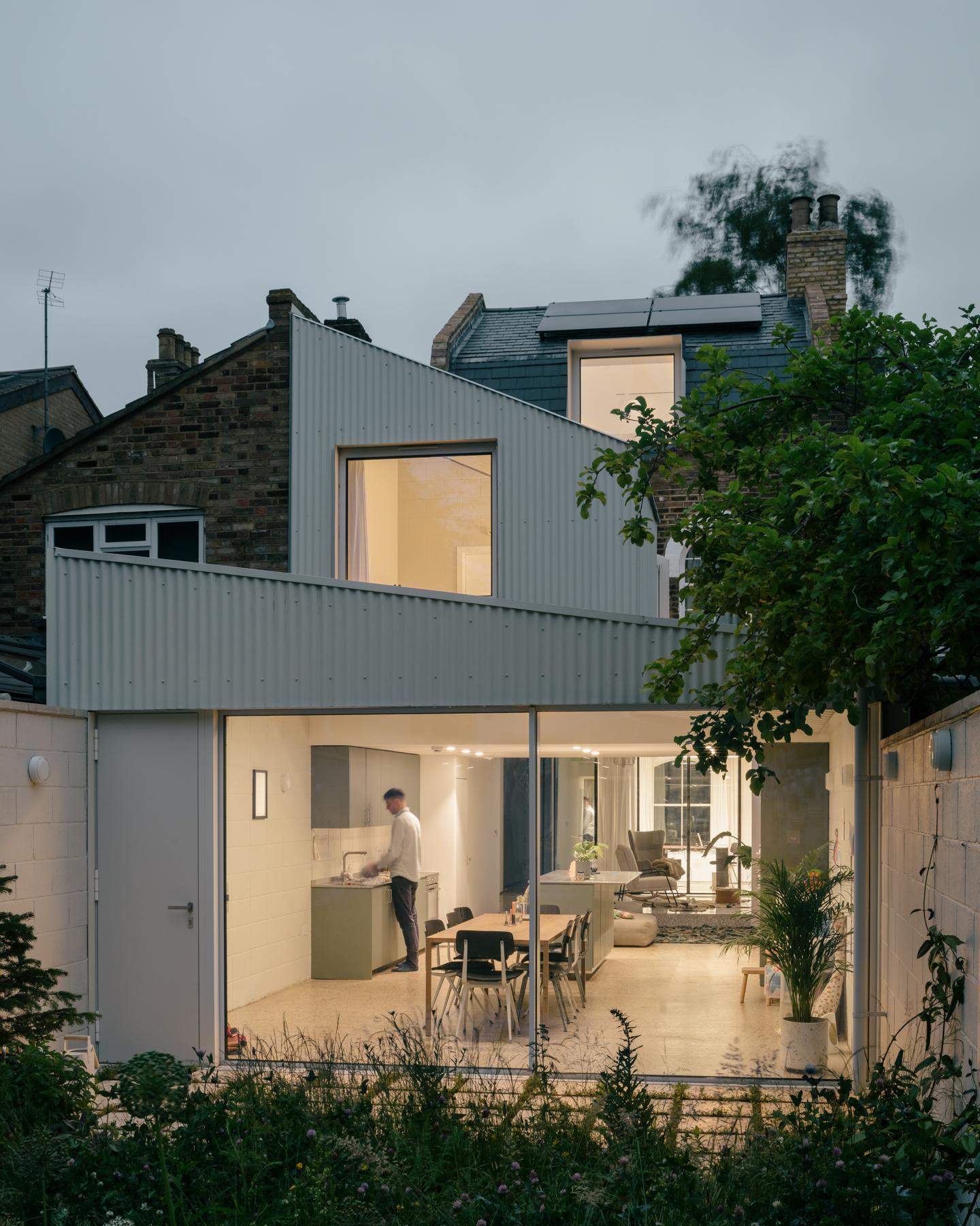 White Patio House - image 5