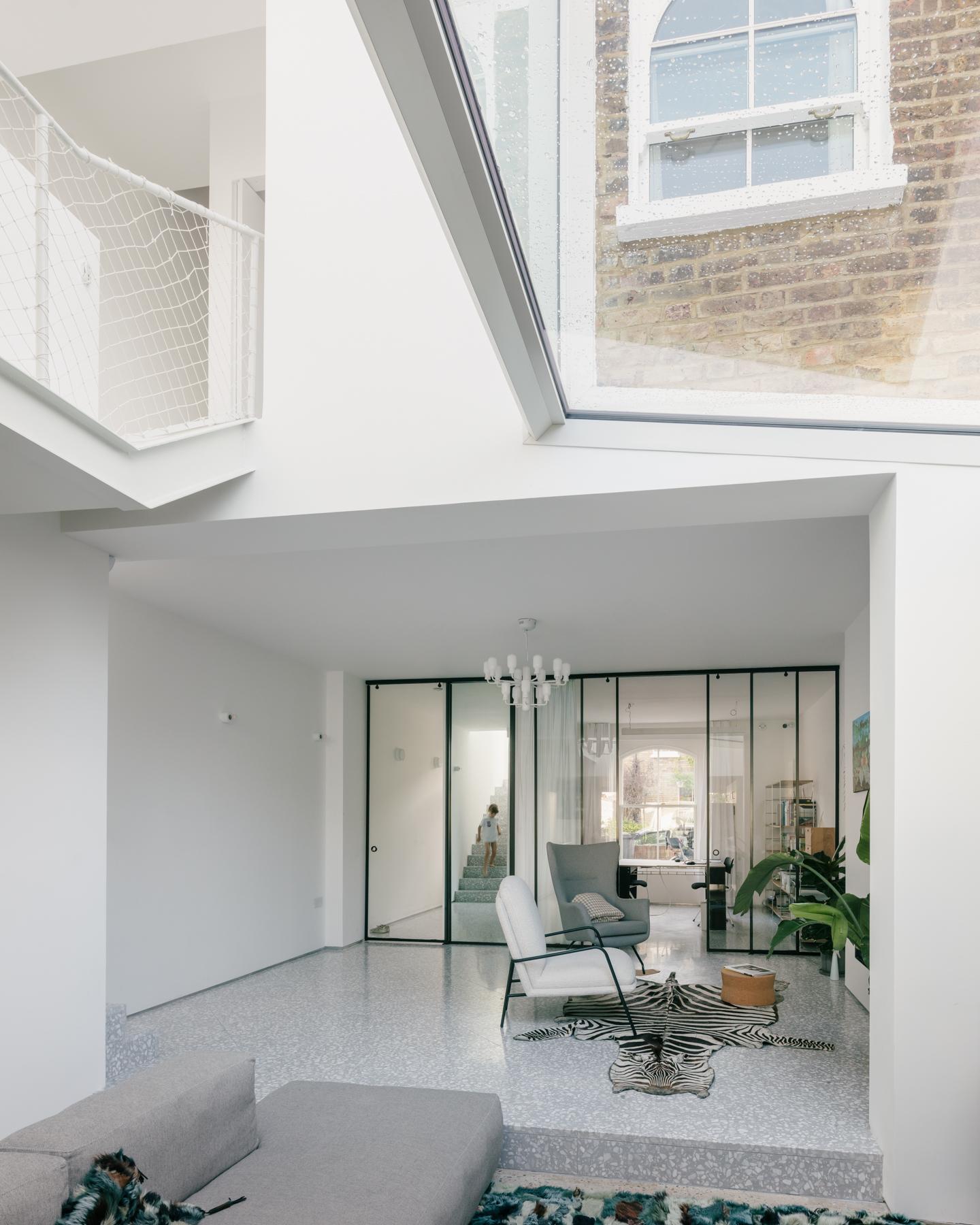 White Patio House - image 7