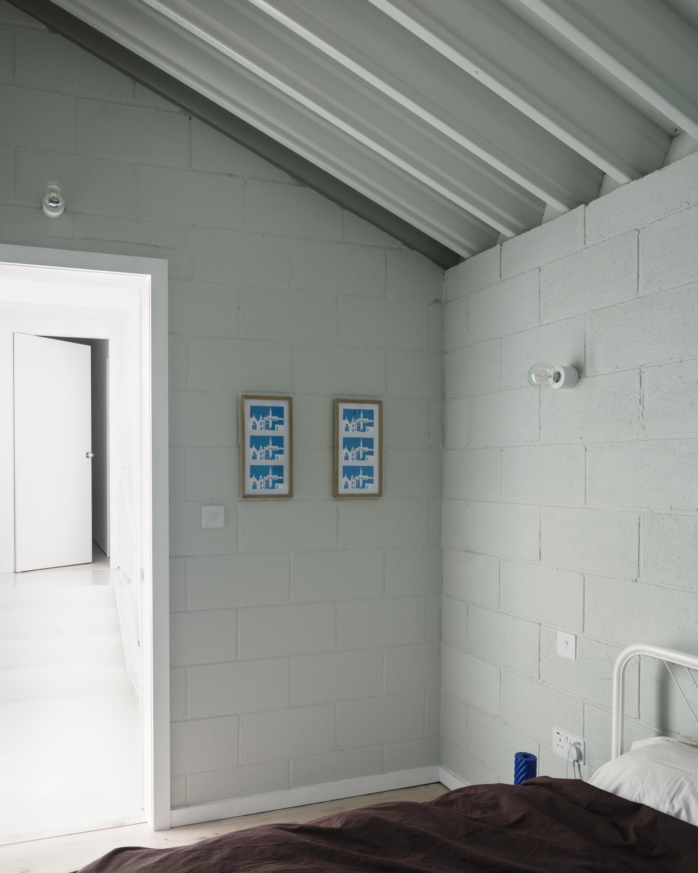 White Patio House - image 14