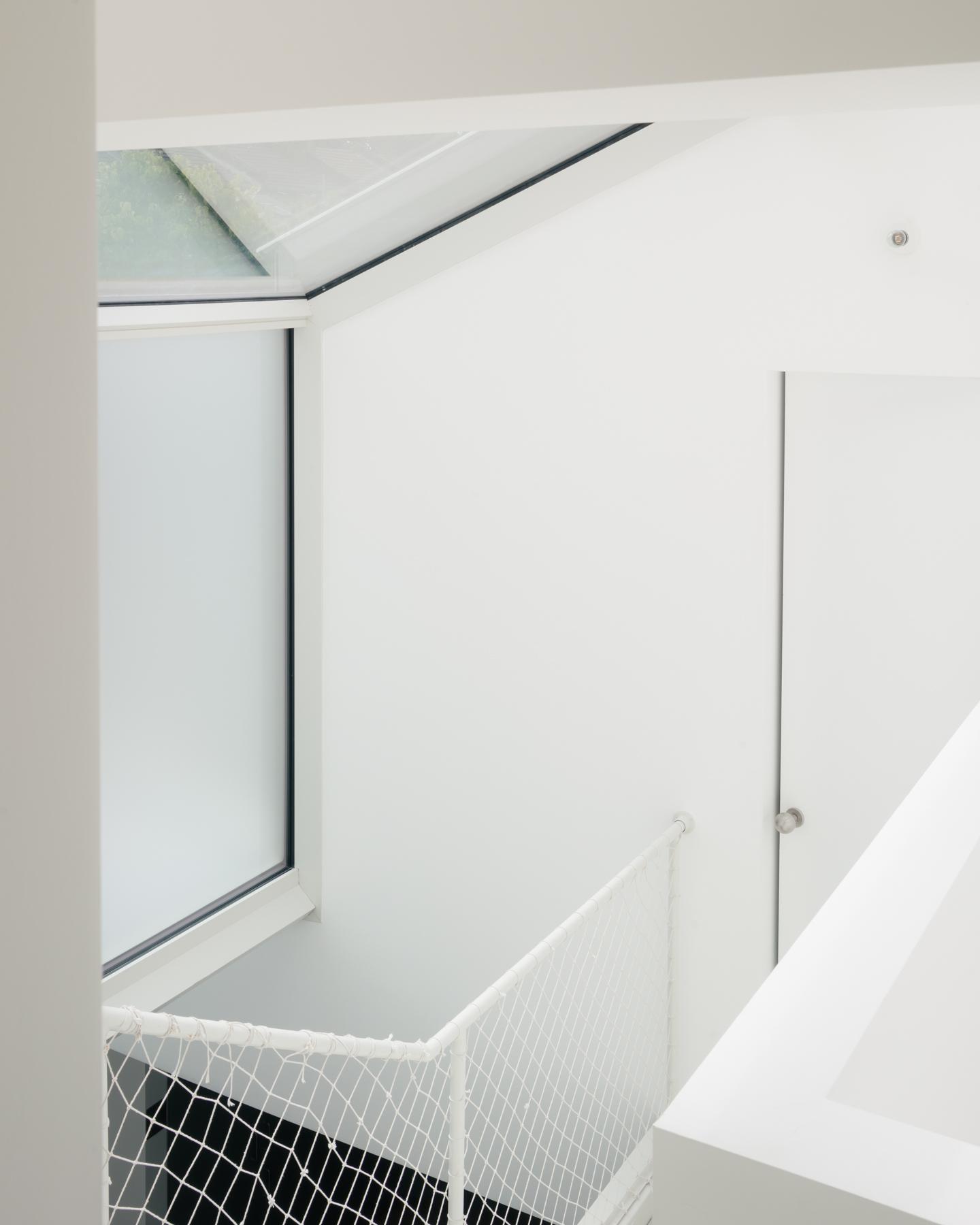 White Patio House - image 22