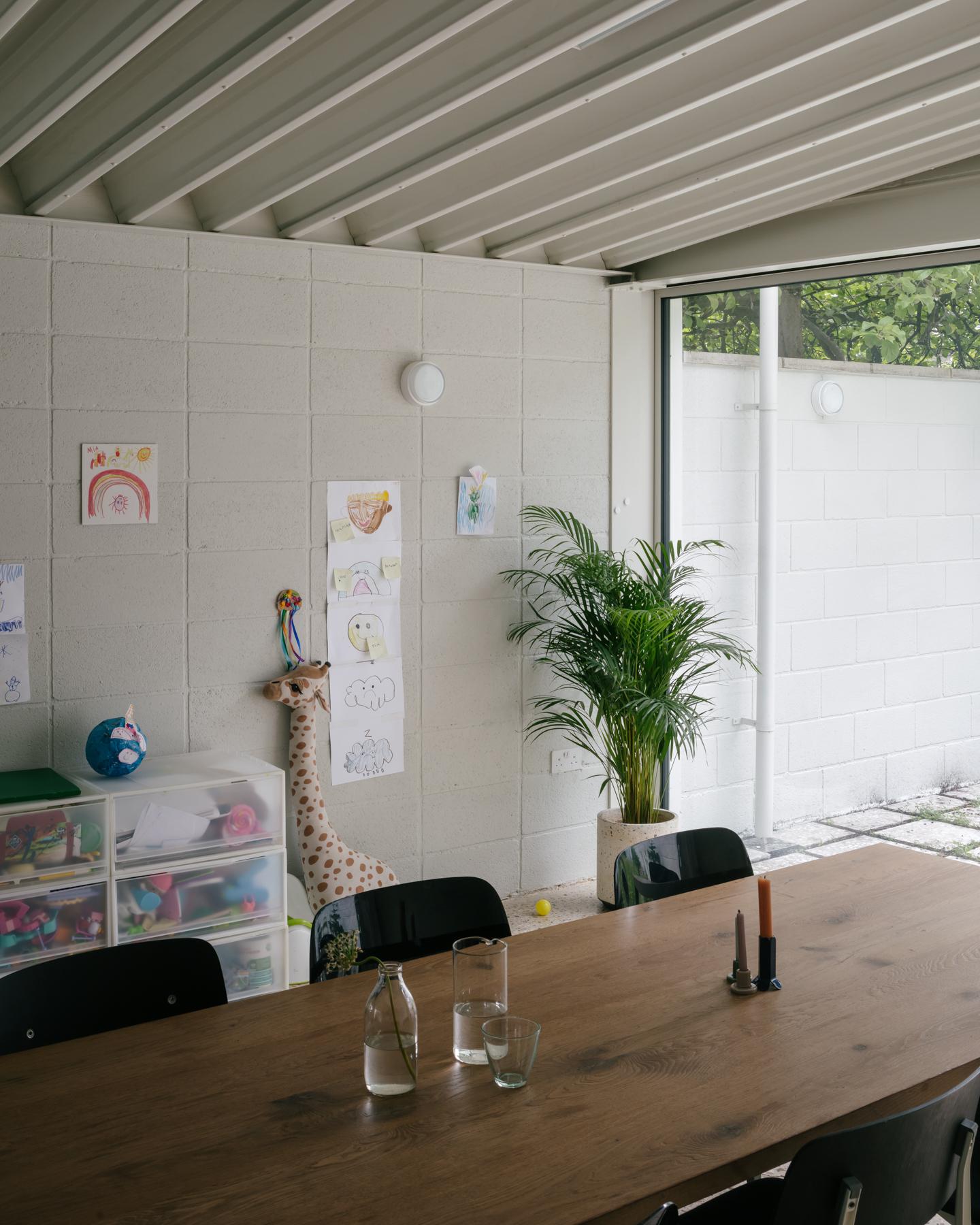 White Patio House - image 38