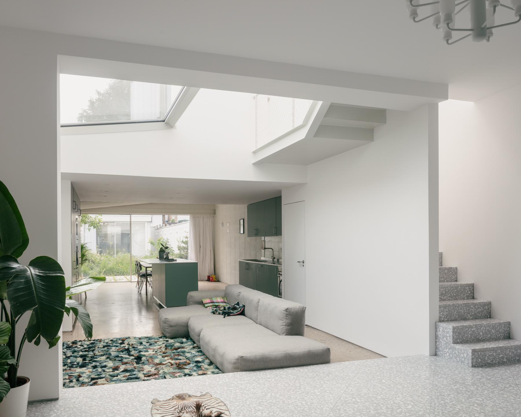 White Patio House - image 42
