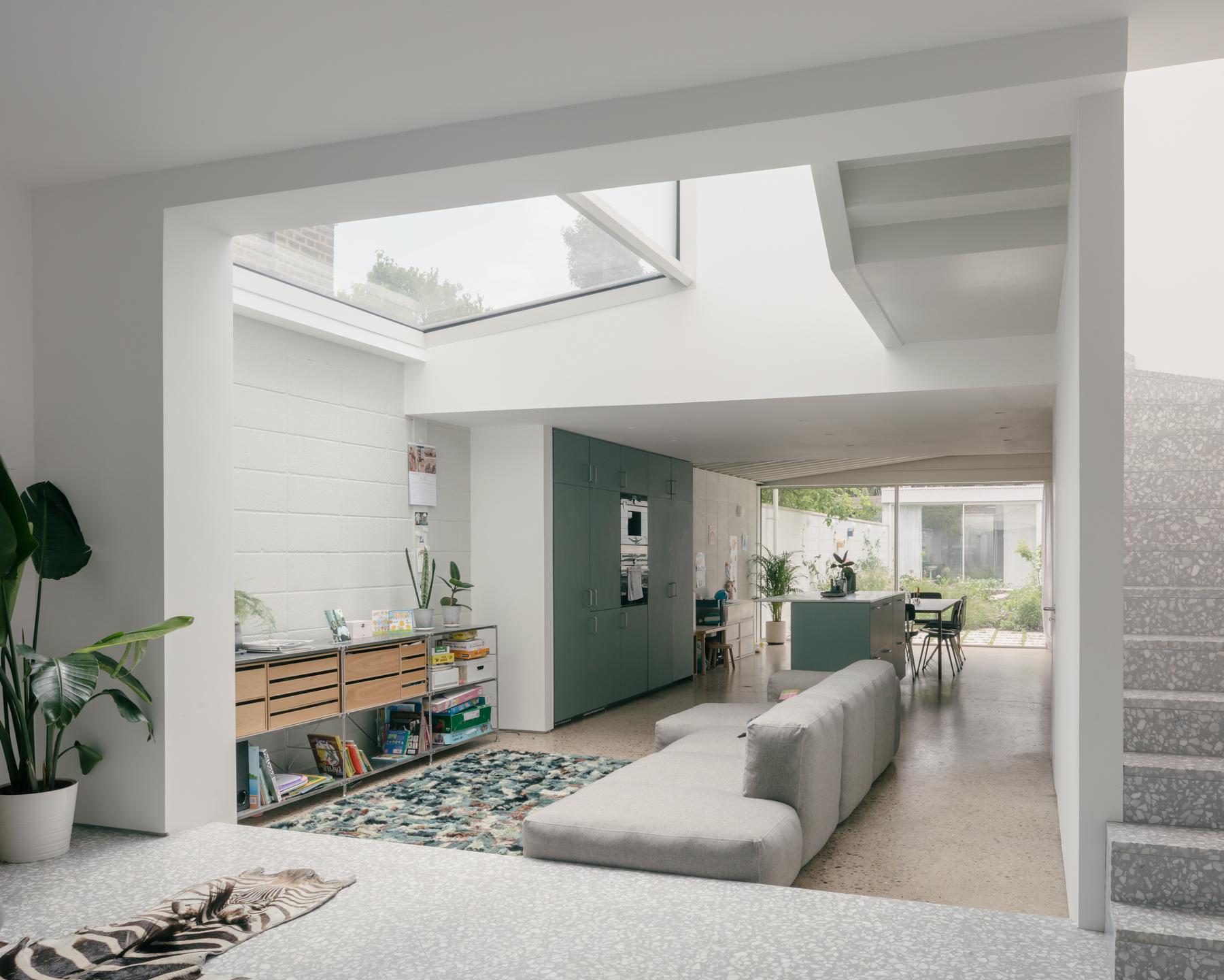 White Patio House - image 43