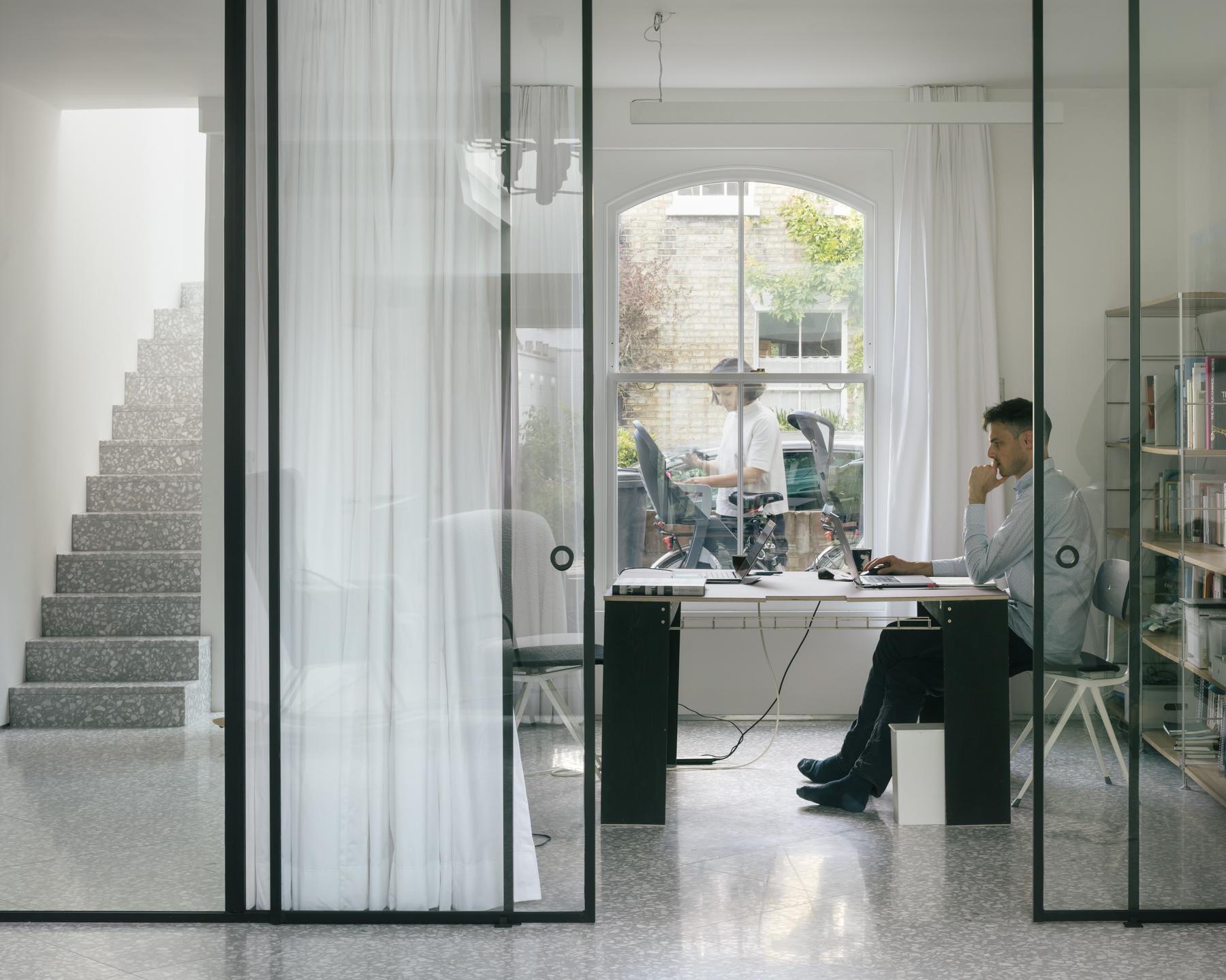 White Patio House - image 48