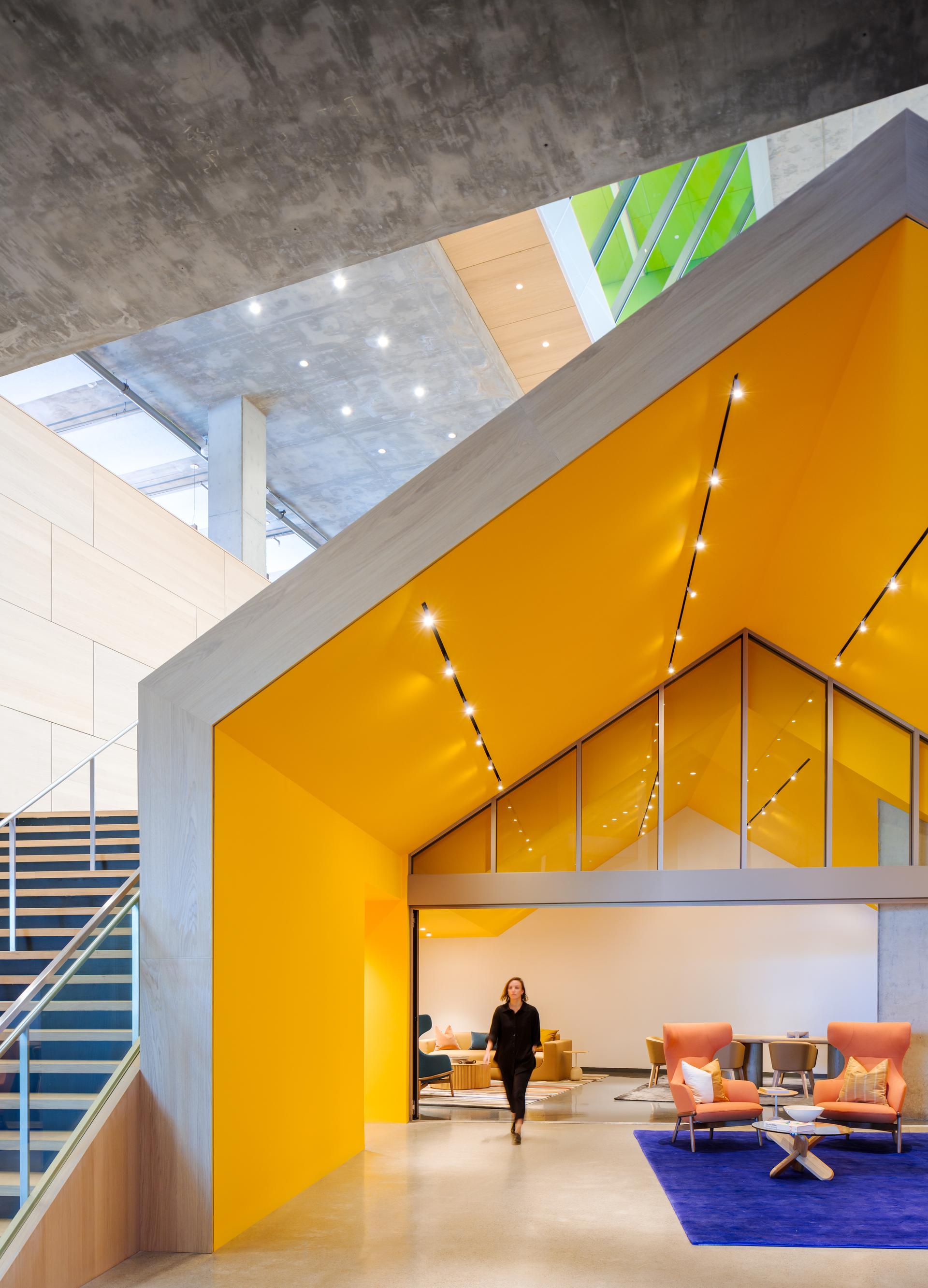 Intuit MTV-22 Bayshore Building - image 3