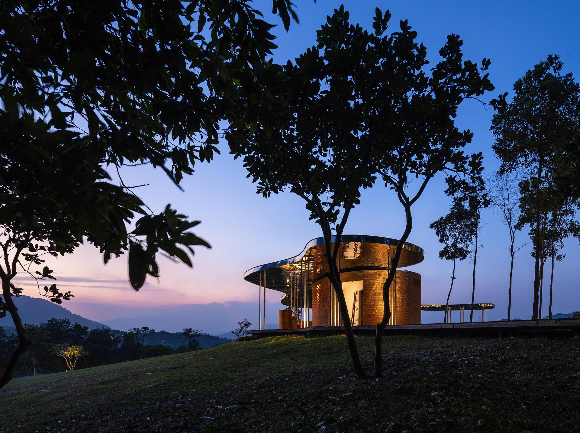 Quin Pavilion - image 27