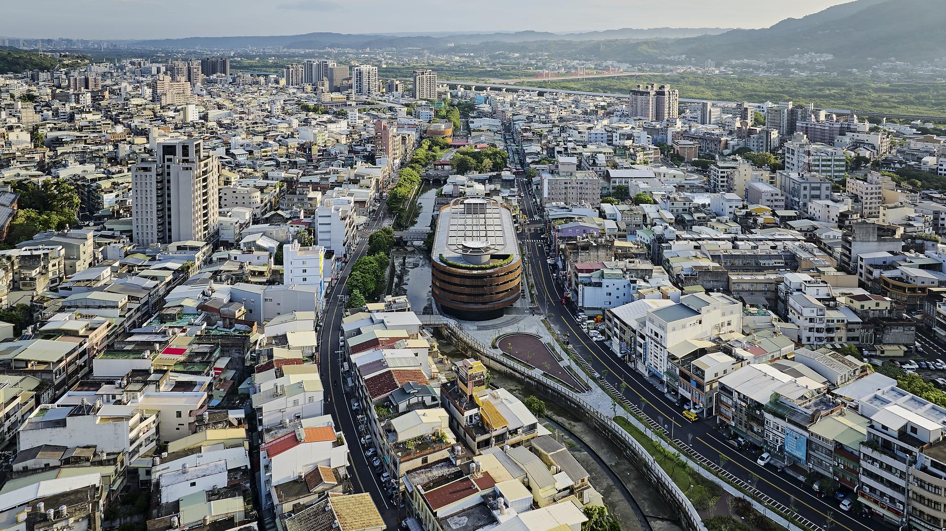The Chudong Parking Structure - image 3