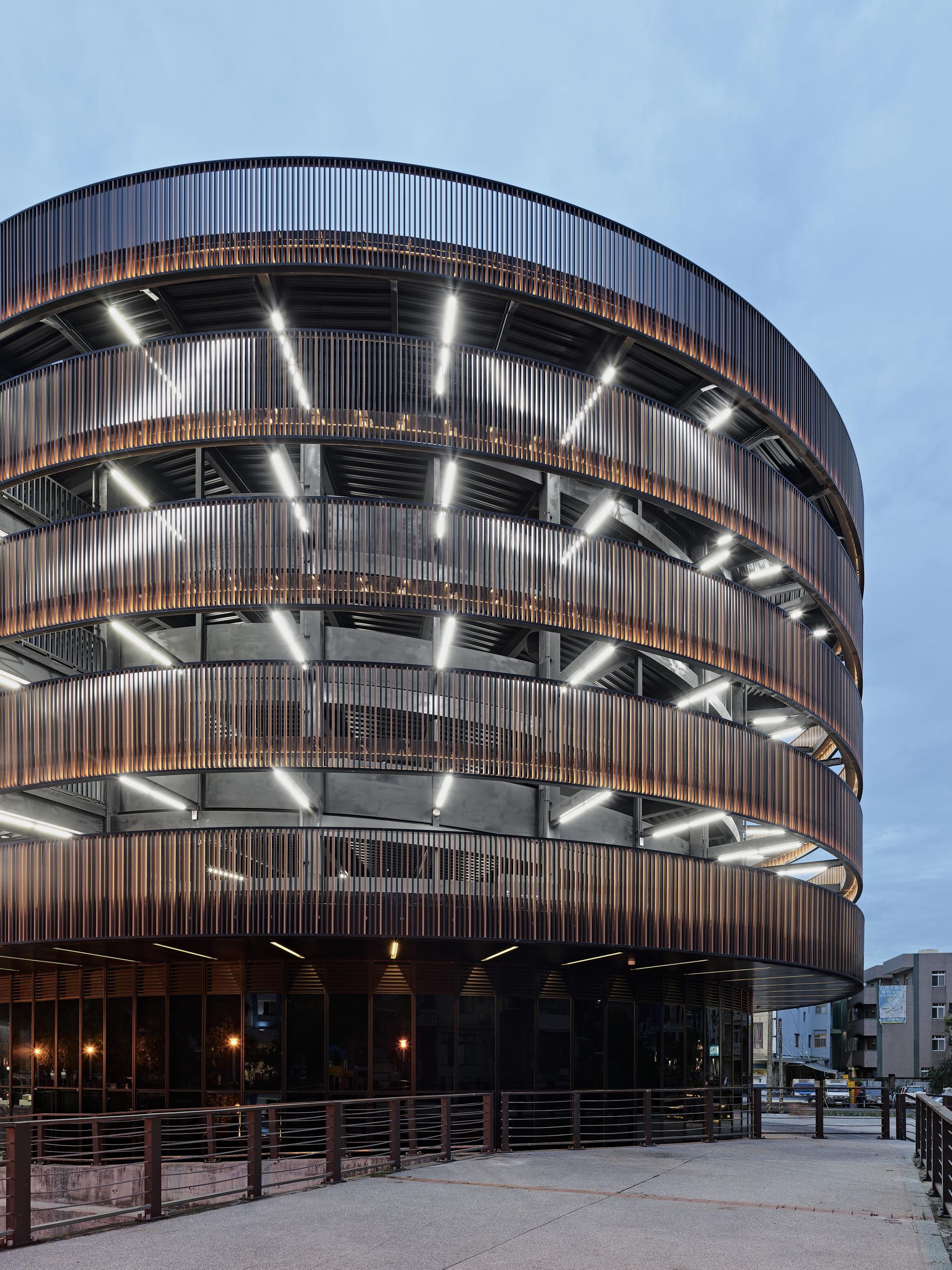 The Chudong Parking Structure - image 8