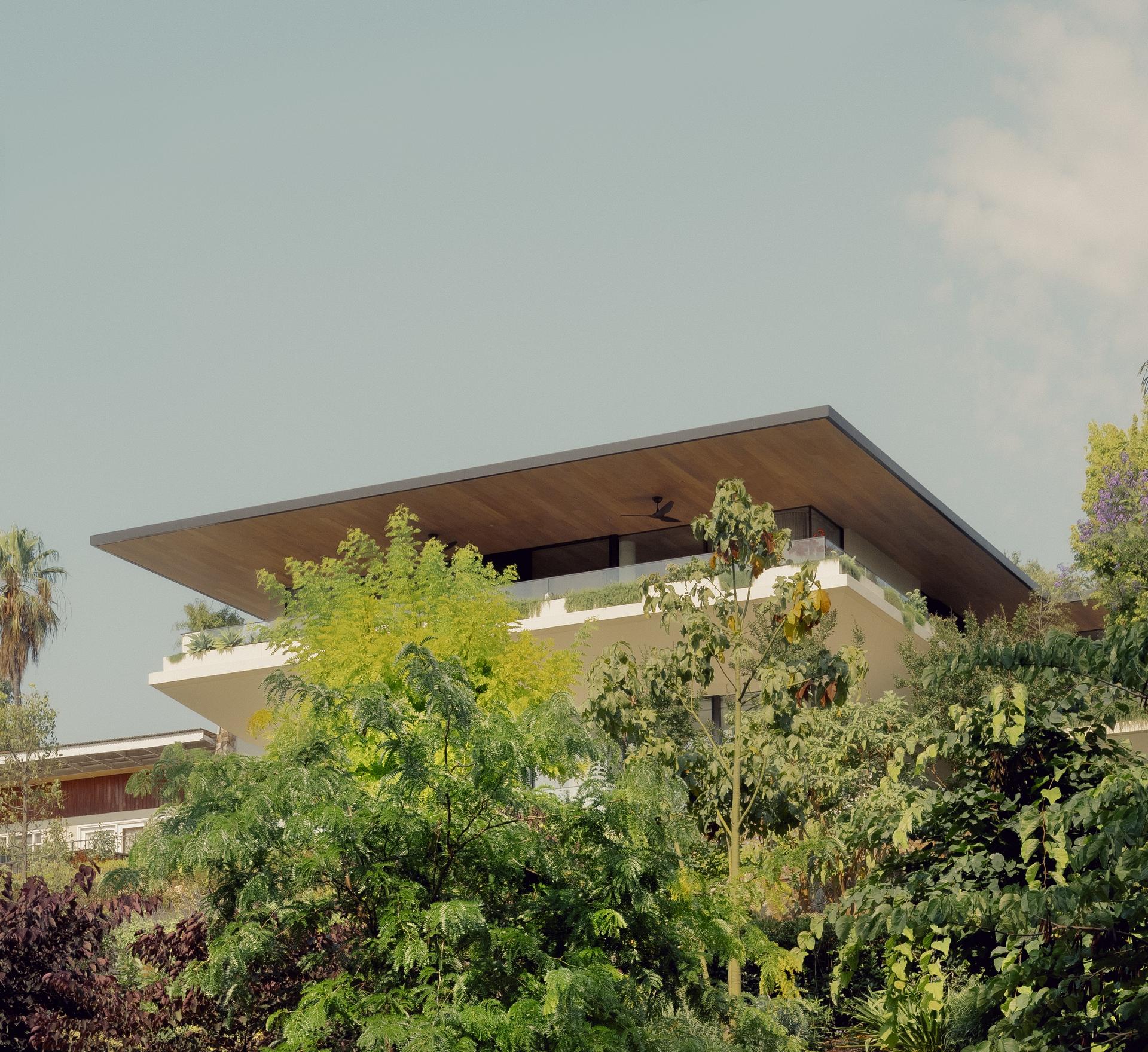 Hillside Residence - image 2