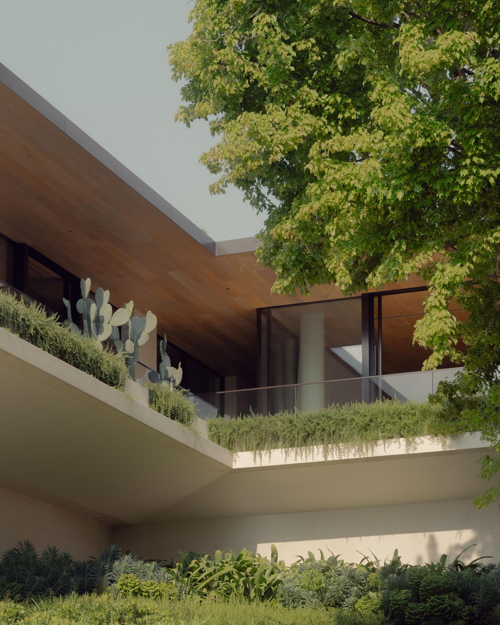 Hillside Residence - image 4