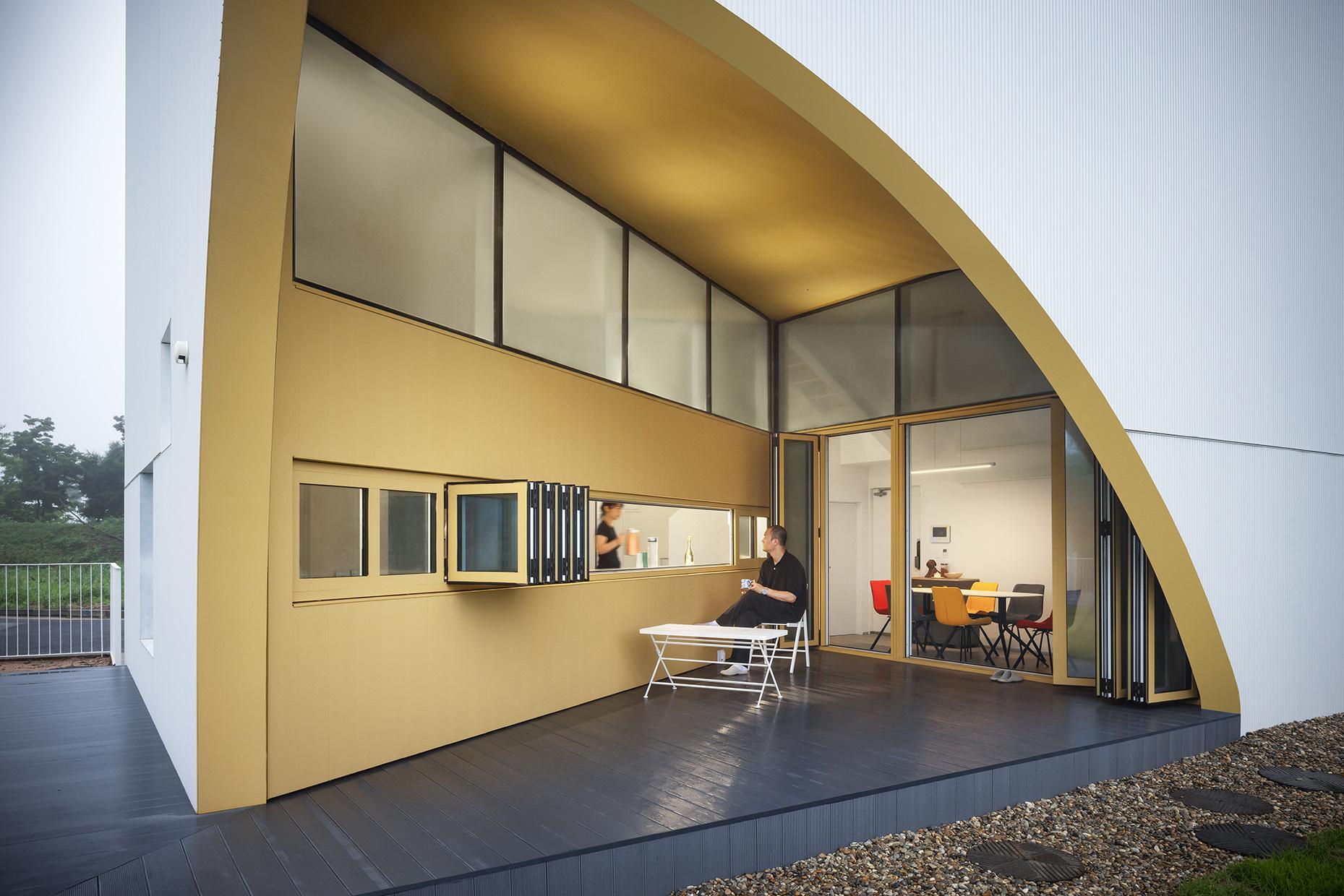 Sundial House - image 4