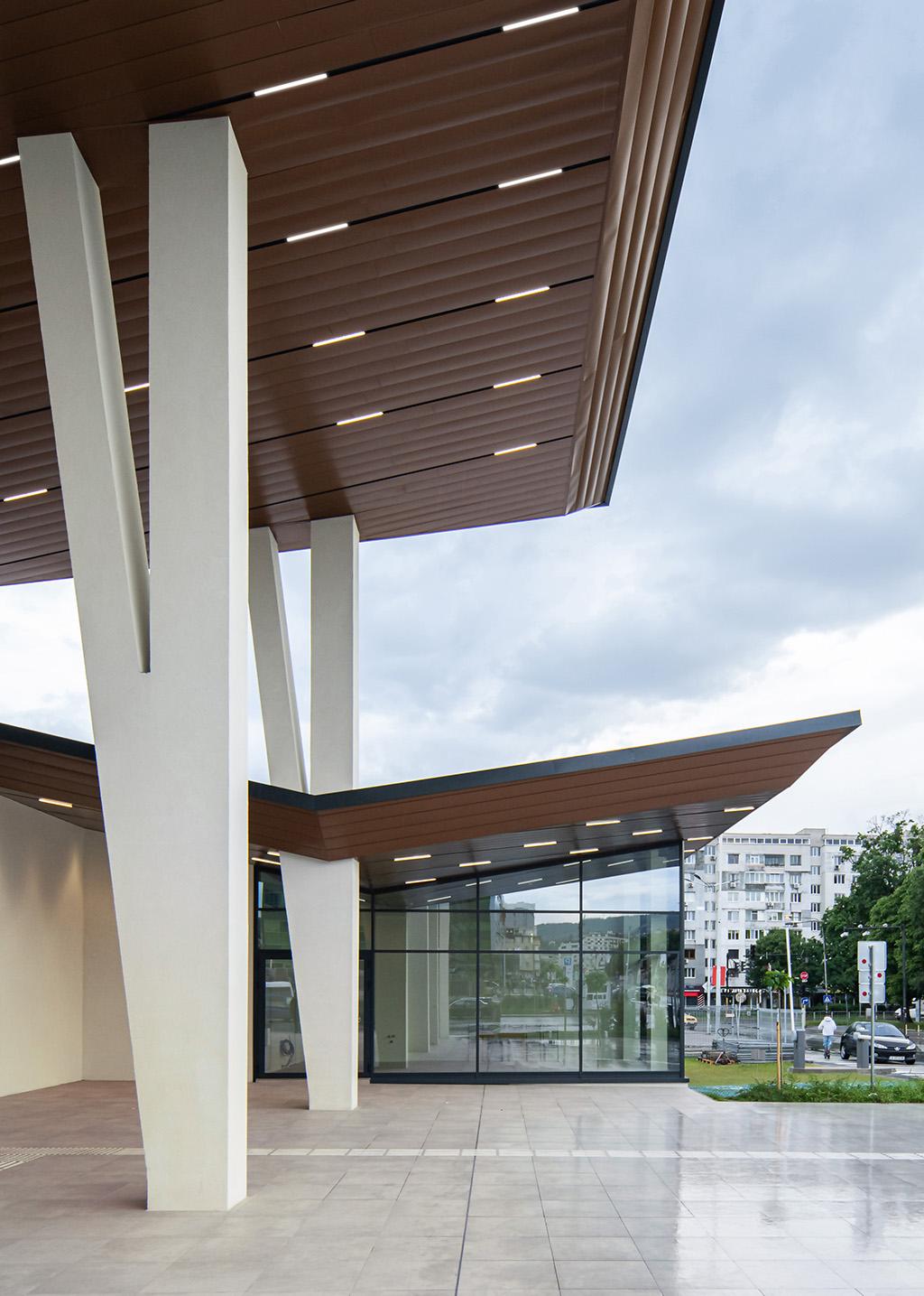 Varna Bus Station - image 6