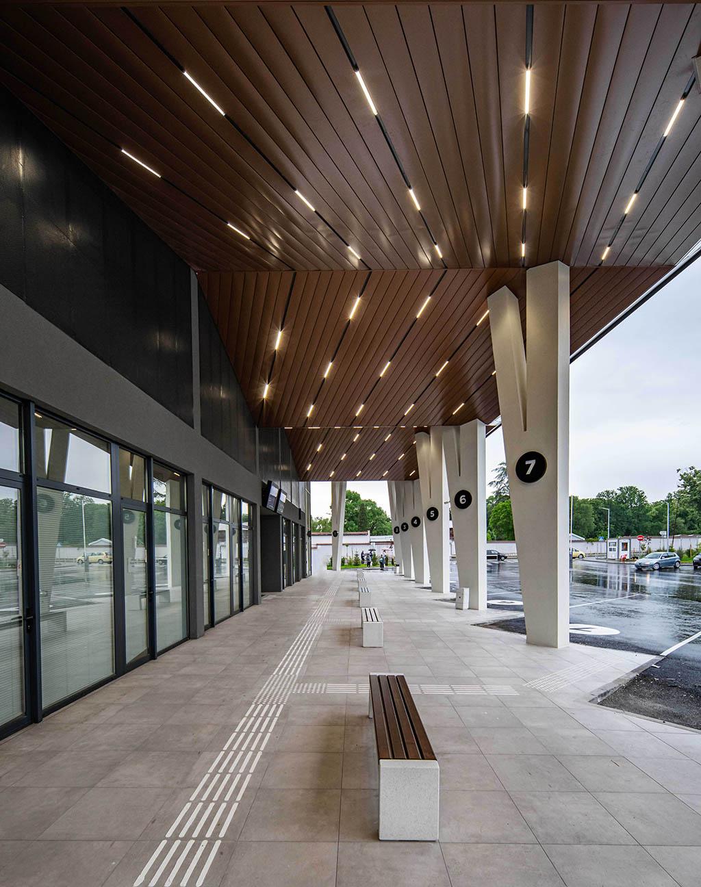 Varna Bus Station - image 8