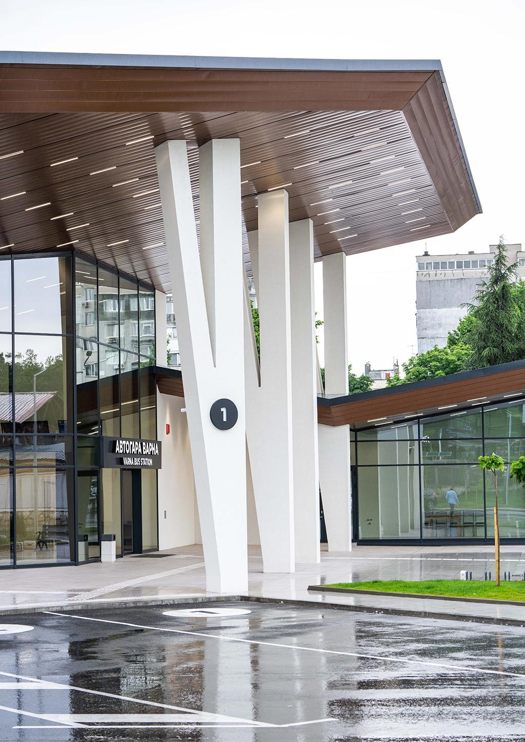 Varna Bus Station - image 13