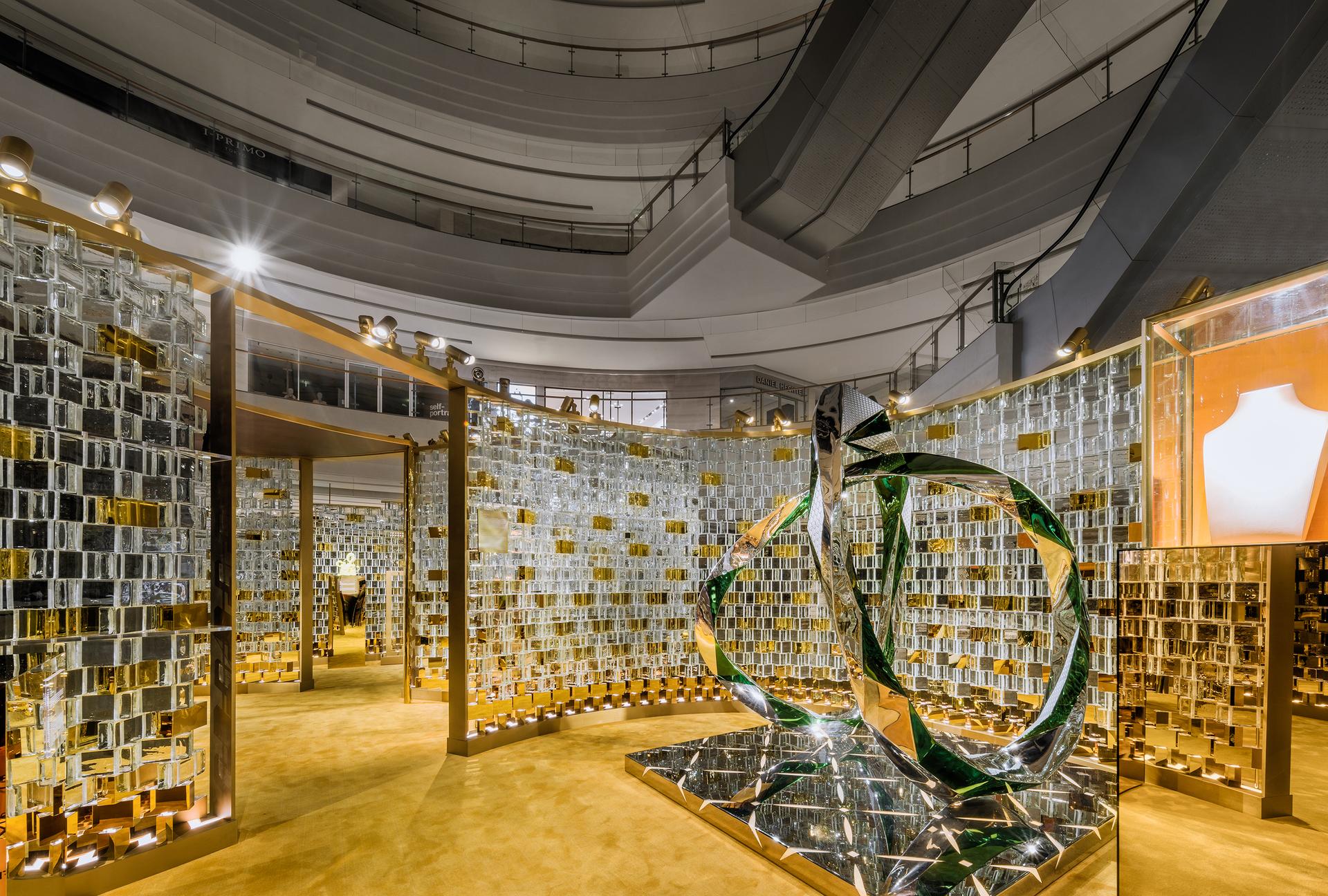 BVLGARI 'Serpenti Rhapsody' Pop-up Installation - image 3