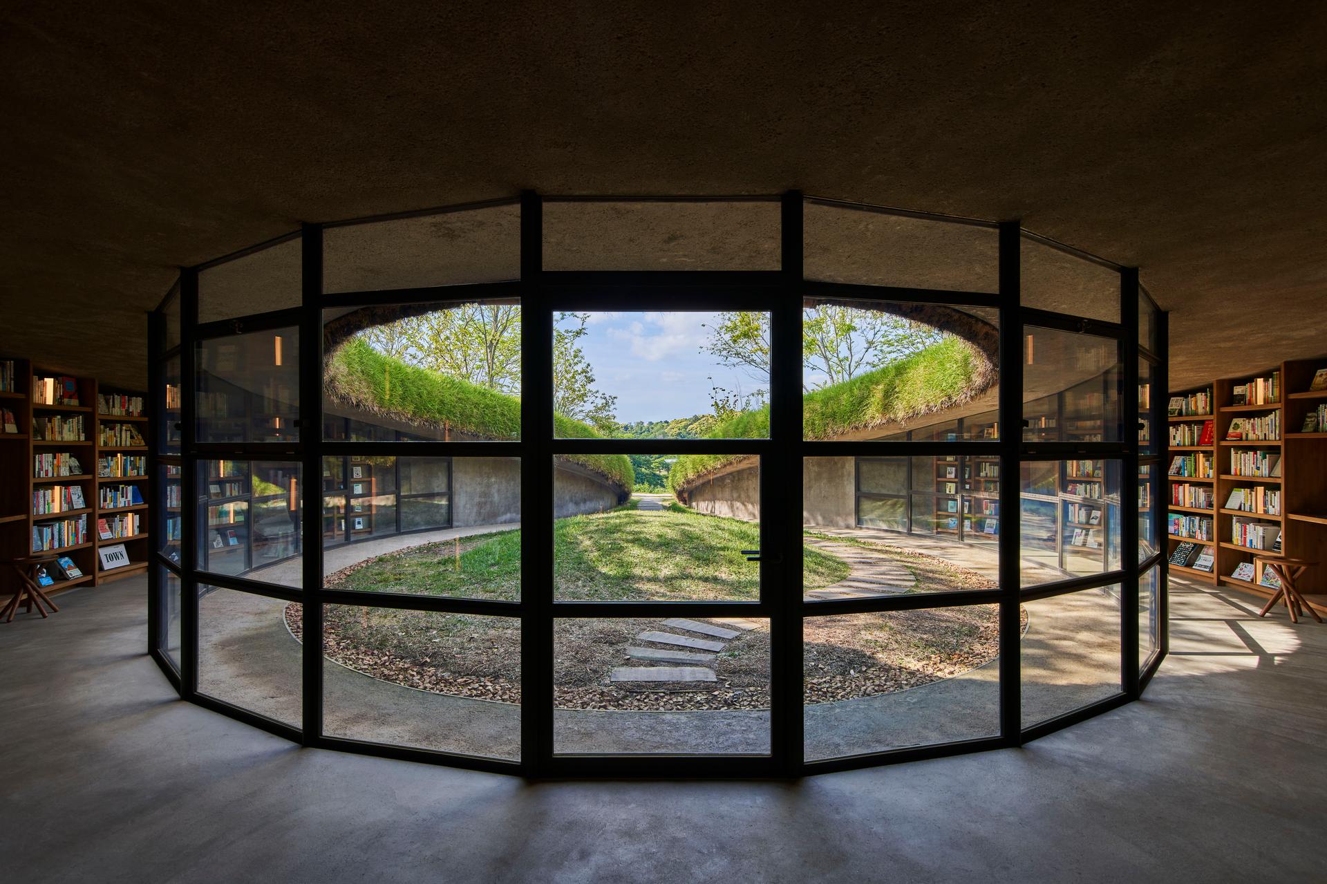 Library in the Earth - image 12
