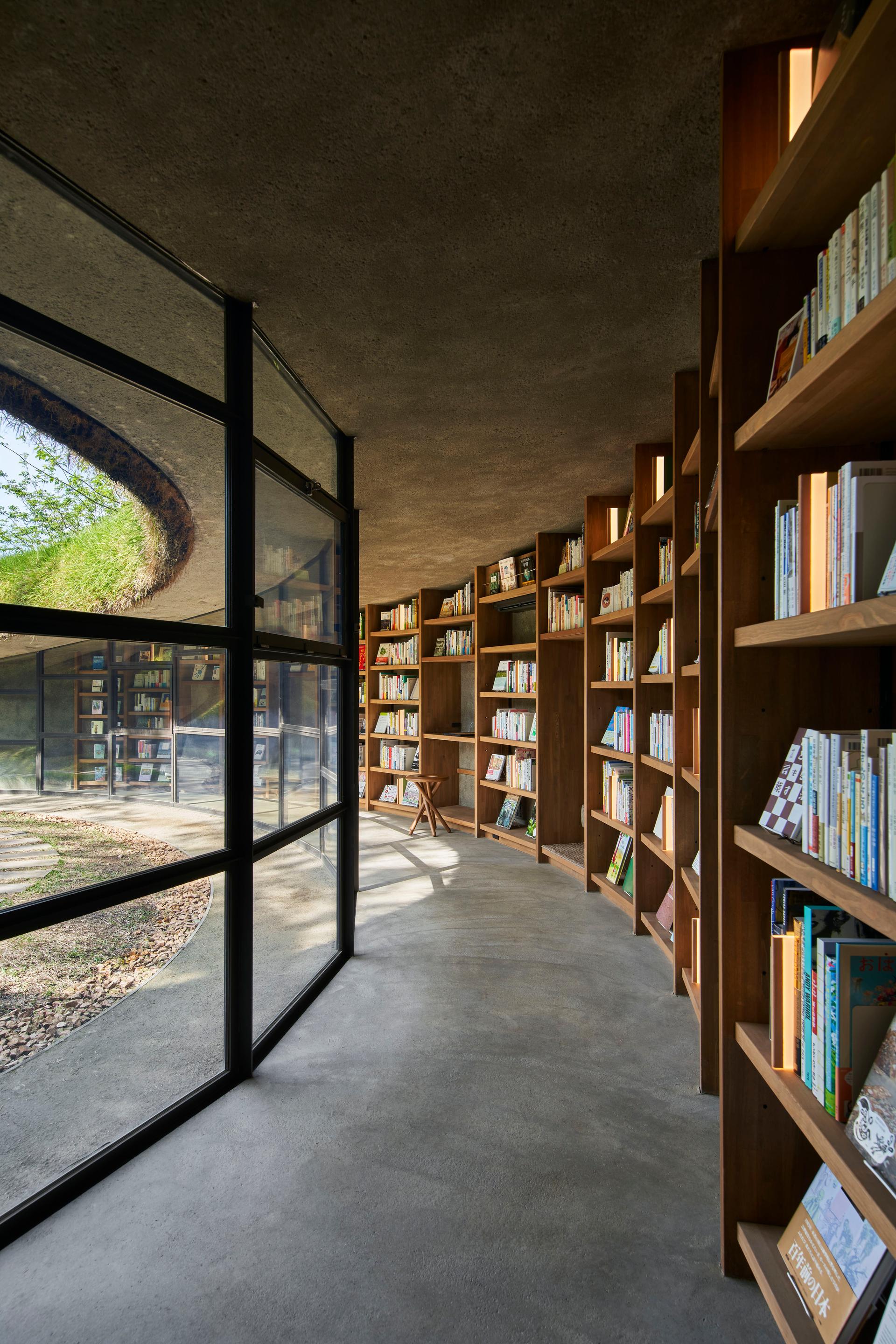Library in the Earth - image 14