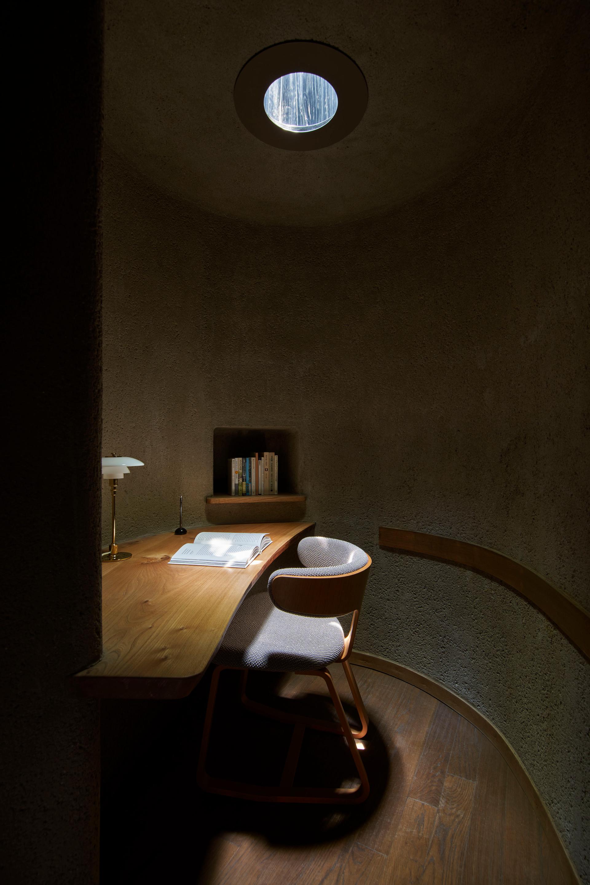 Library in the Earth - image 16