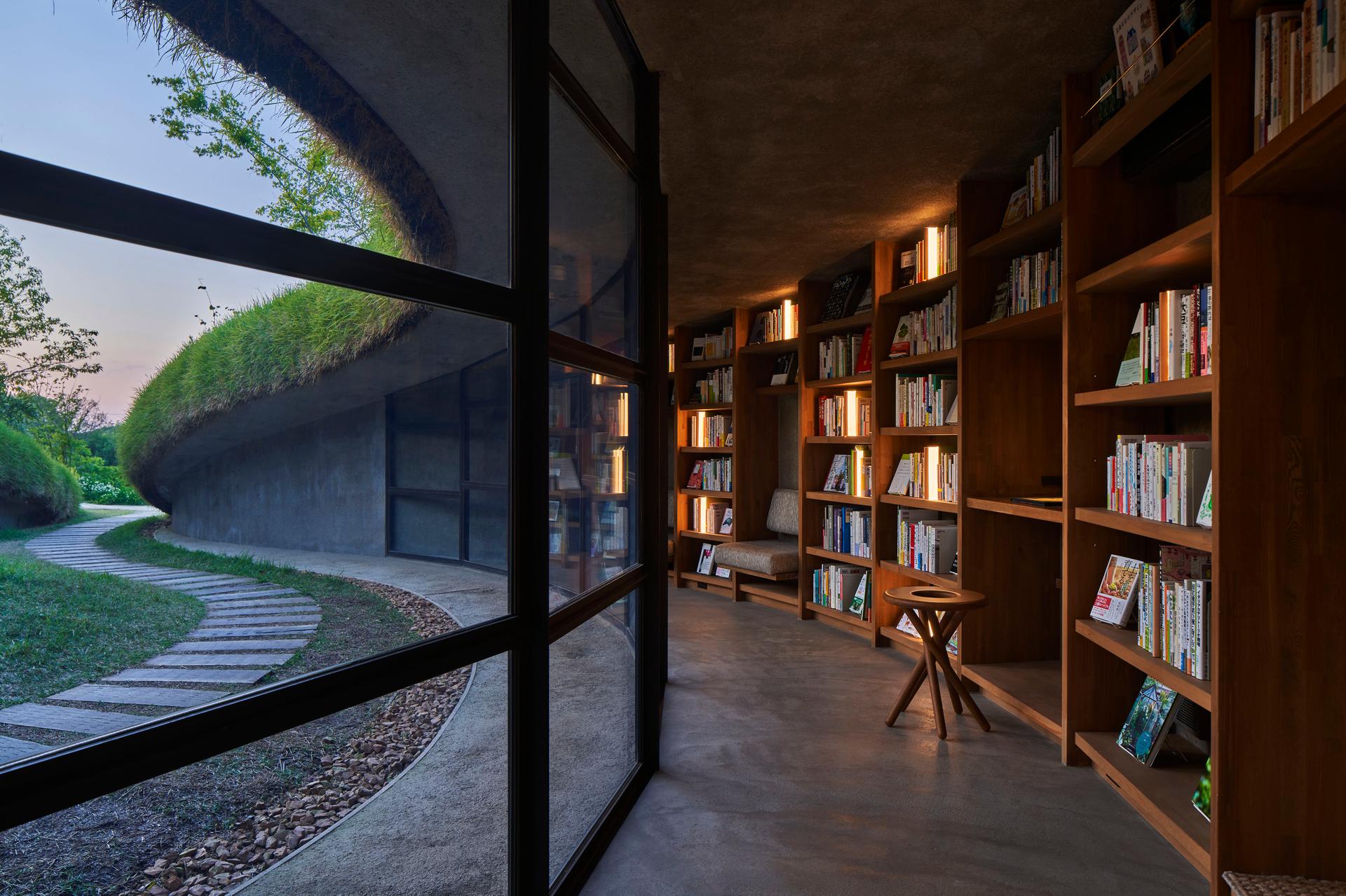 Library in the Earth - image 27