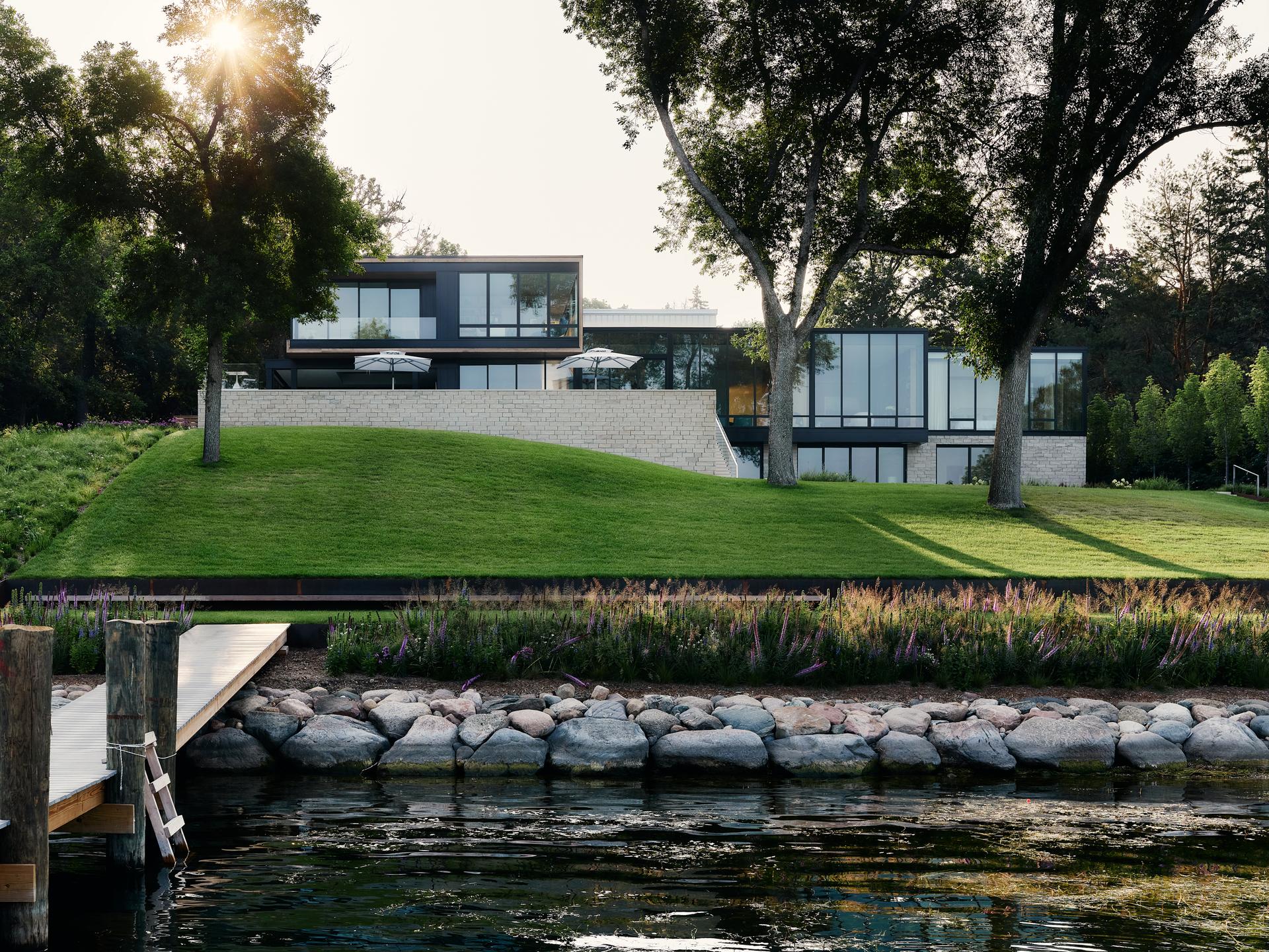 Lakeside Modern - image 2