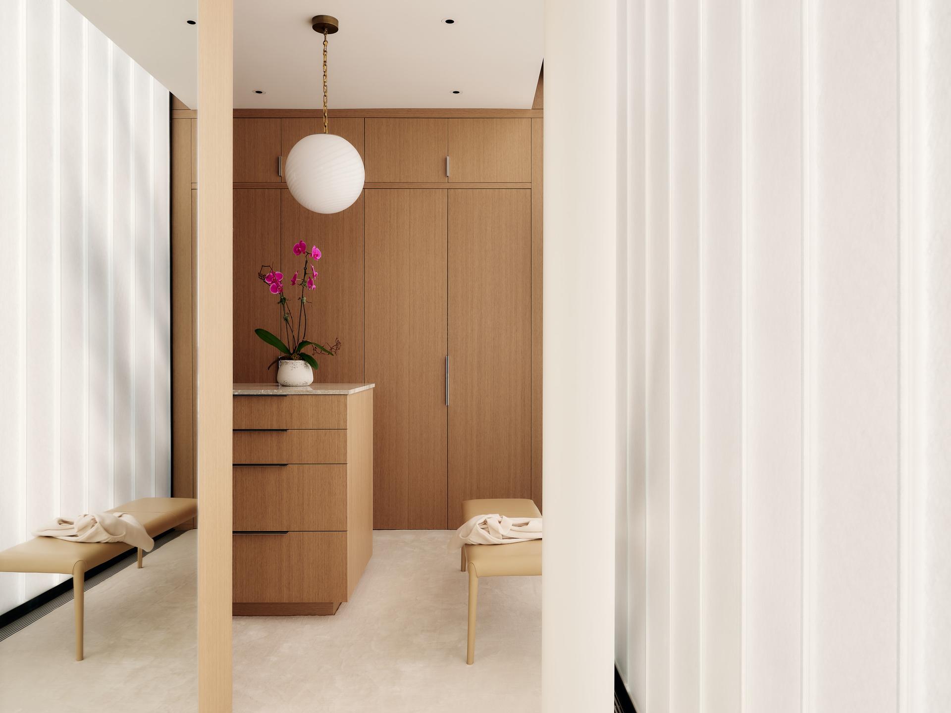 Lakeside Modern - image 20