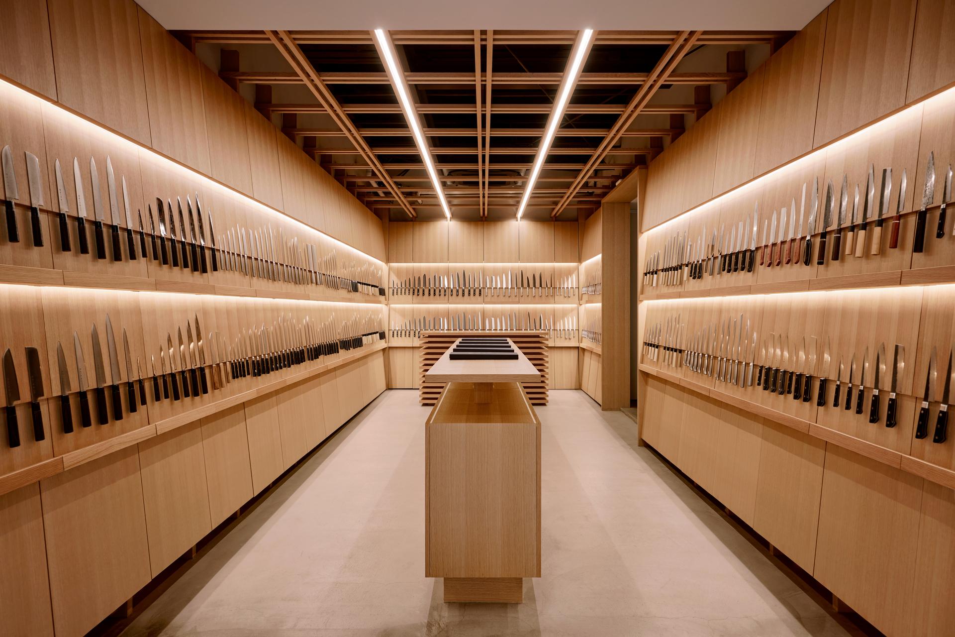 Tojiro Knife Gallery Osaka - image 4