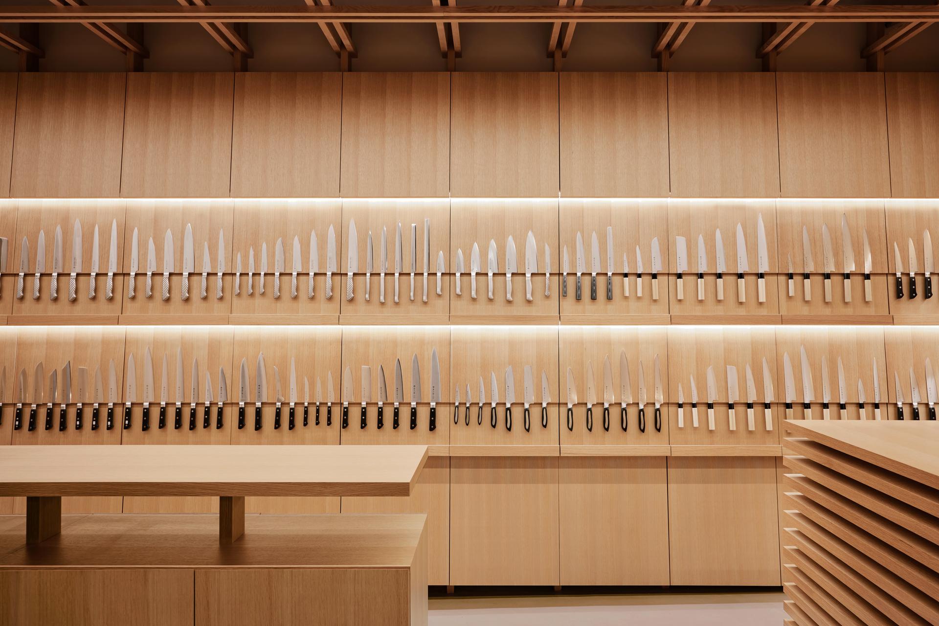 Tojiro Knife Gallery Osaka - image 5