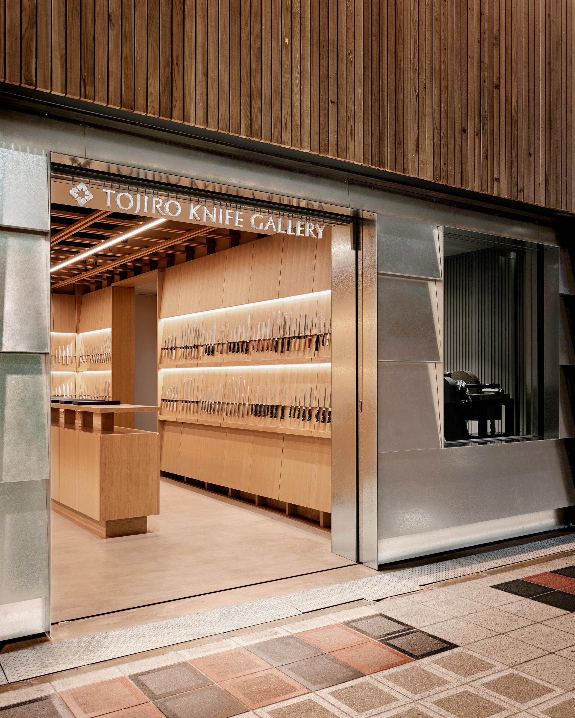 Tojiro Knife Gallery Osaka - image 8