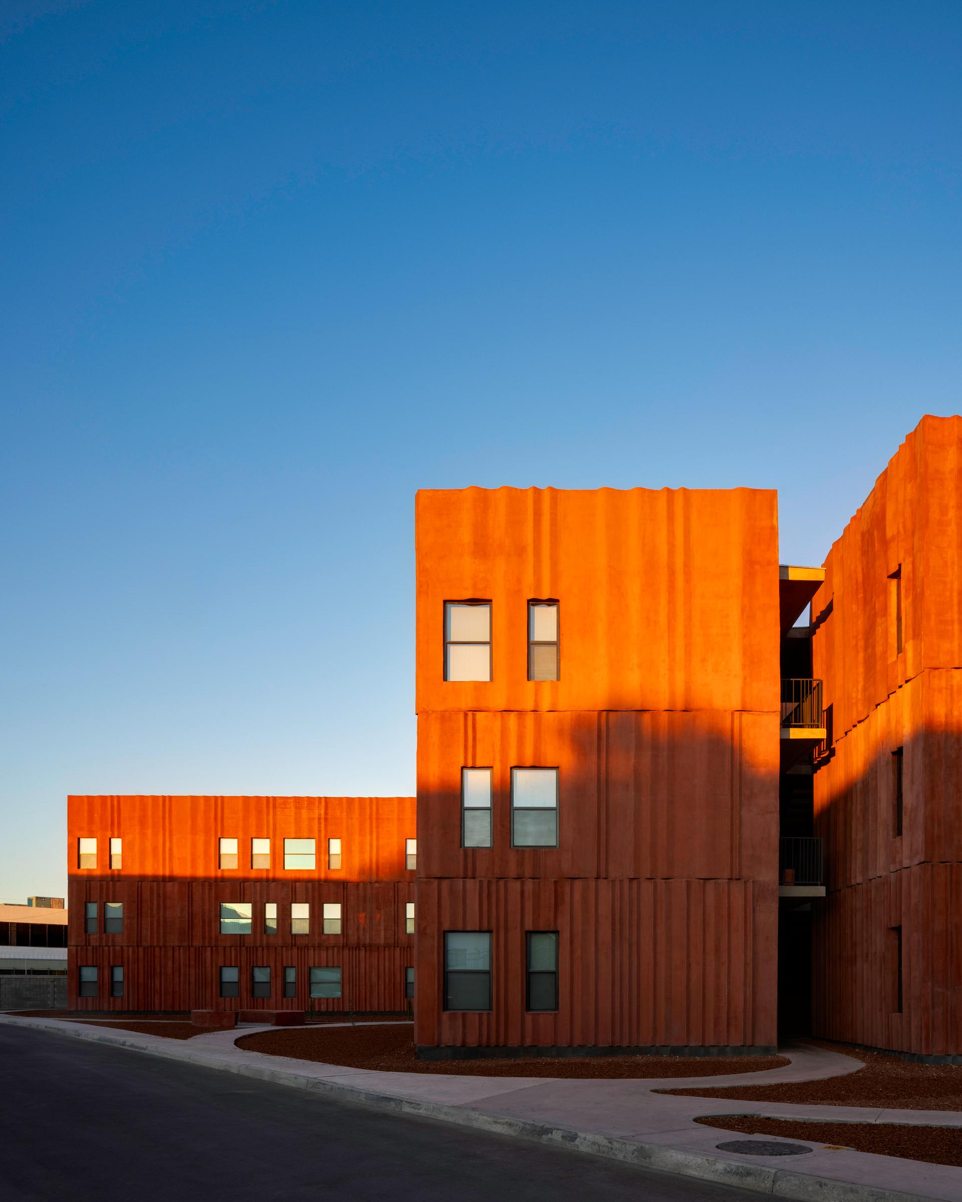 RT2 Apartments - image 3