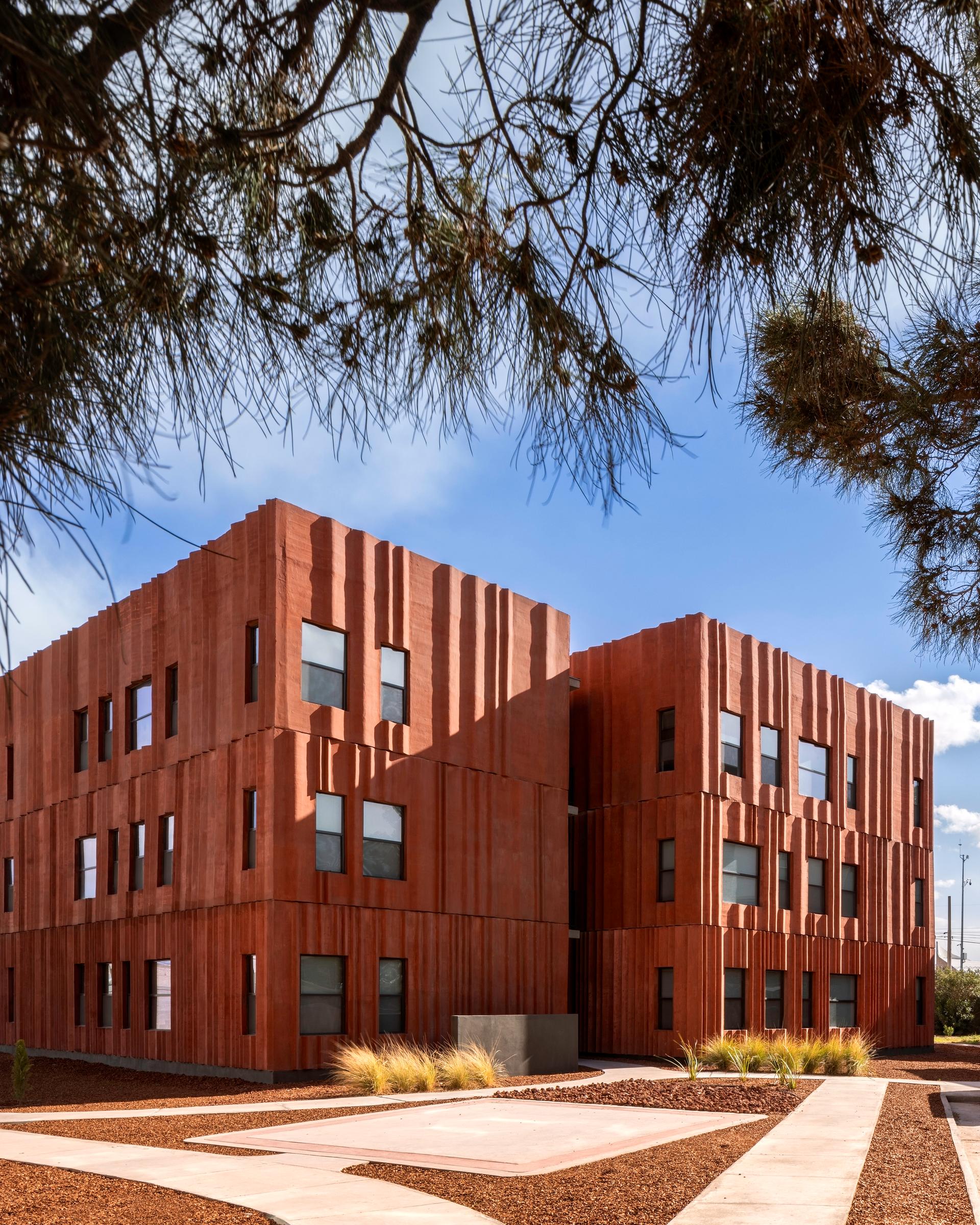 RT2 Apartments - image 2