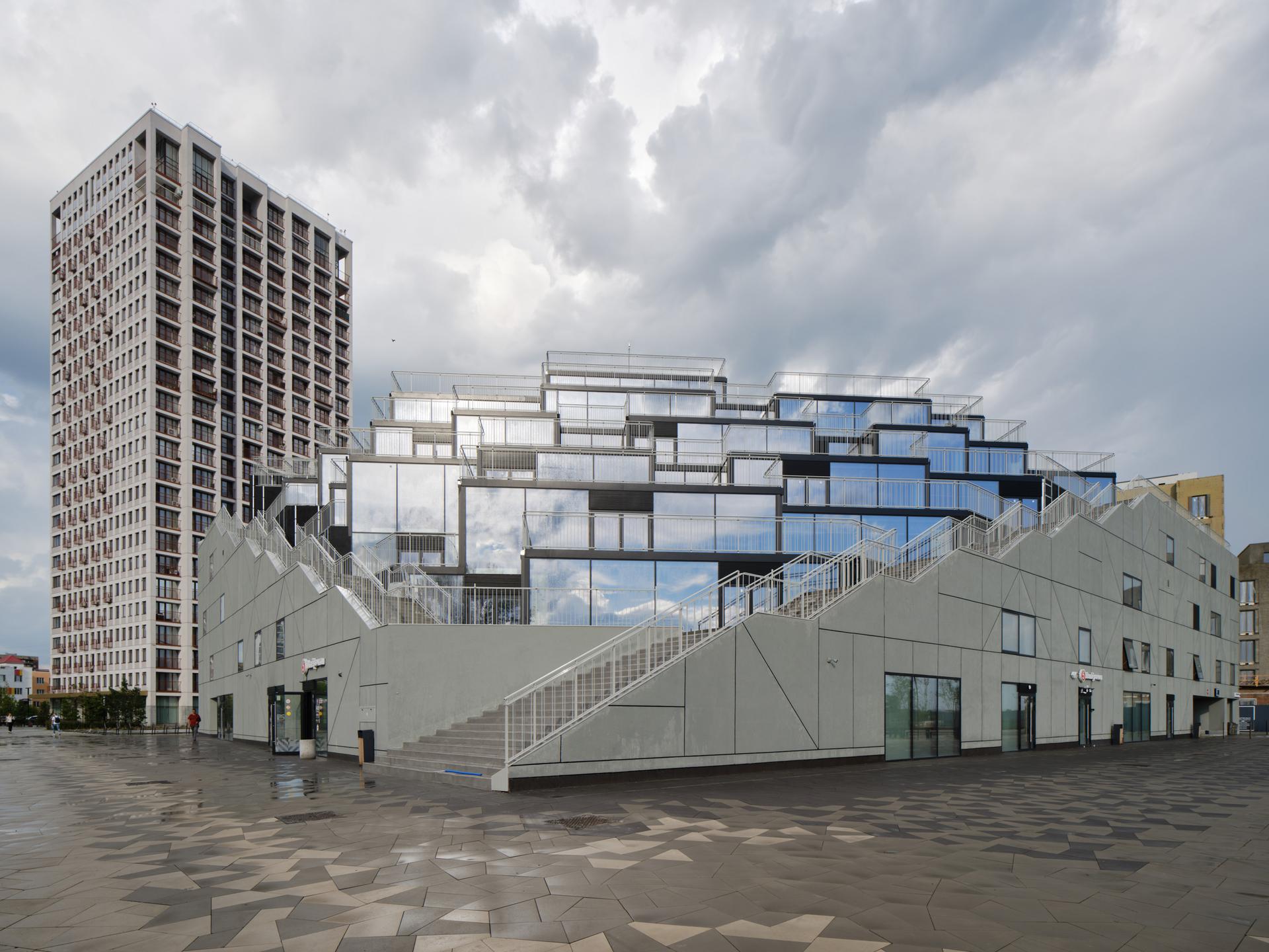 Multifunctional community center based on parking in the "European Riverfront" - image 17